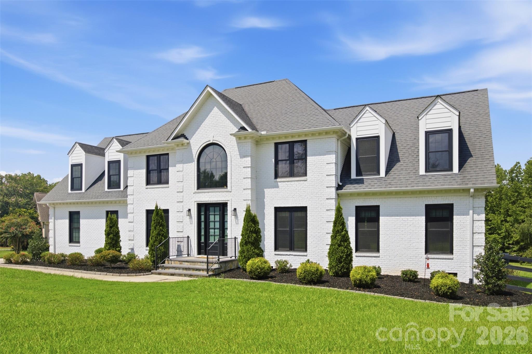 1002 Heather Glen Dr, Matthews, NC 28104
