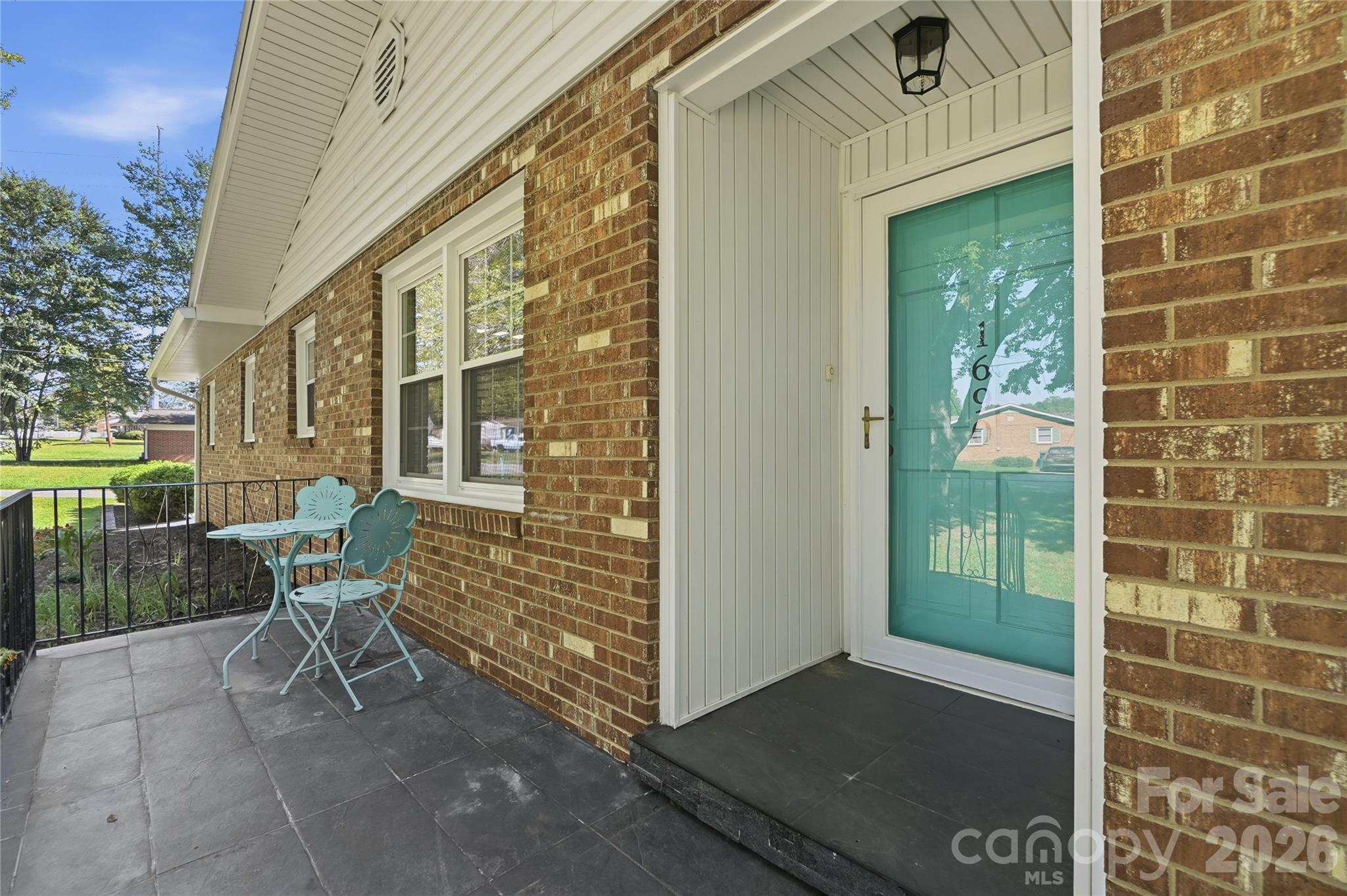 1690 26th St NE, Hickory, NC 28601