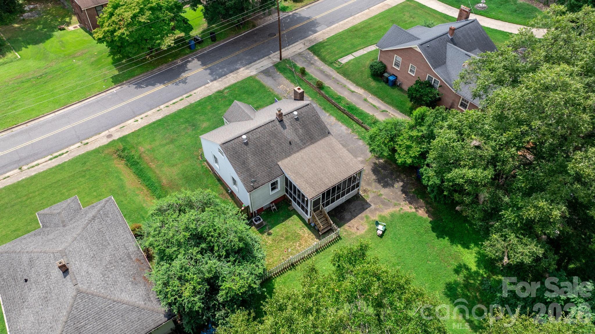 45 26th Ave NE, Hickory, NC 28601