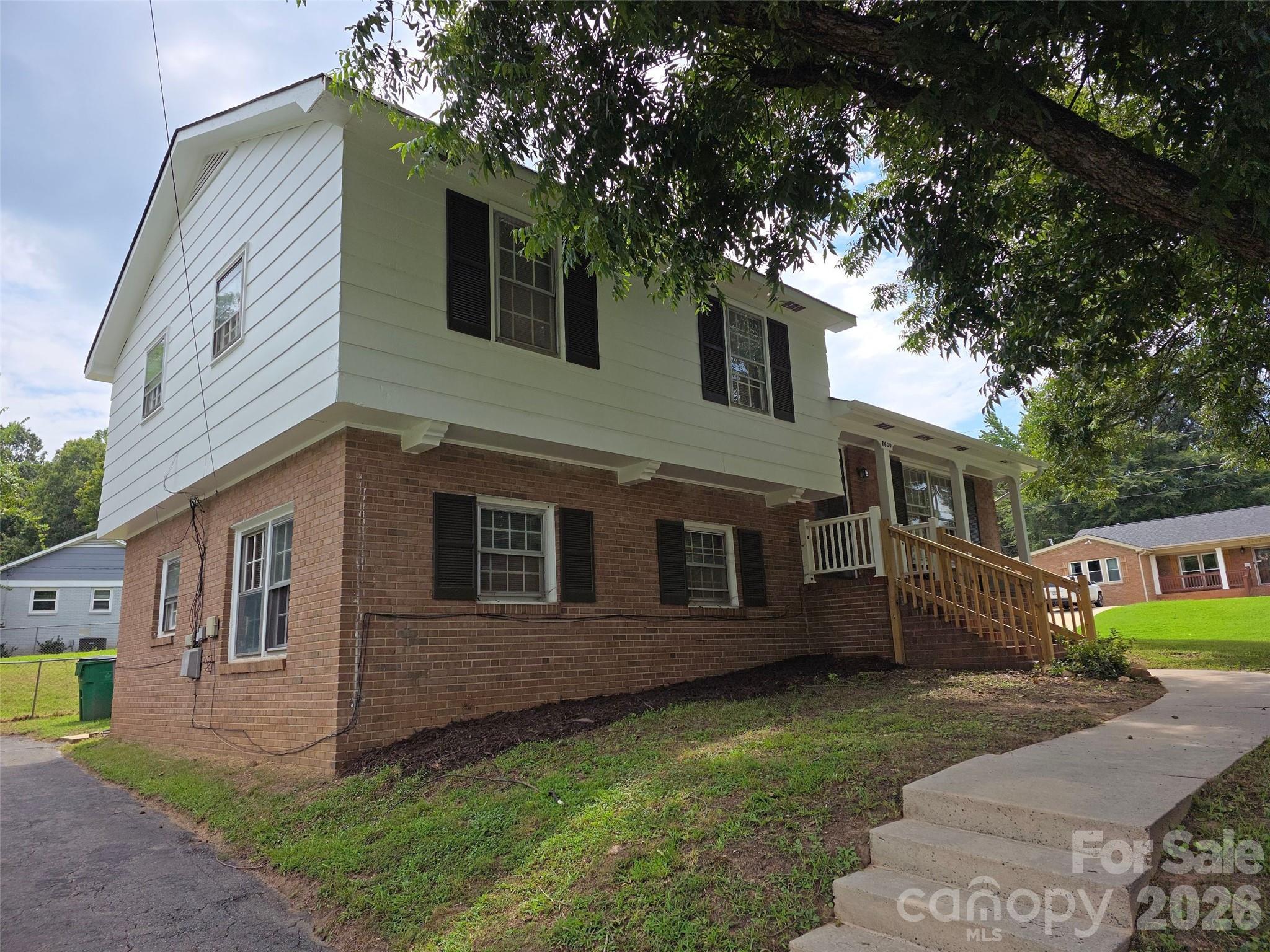 7600 Woodstream Dr, Charlotte, NC 28210