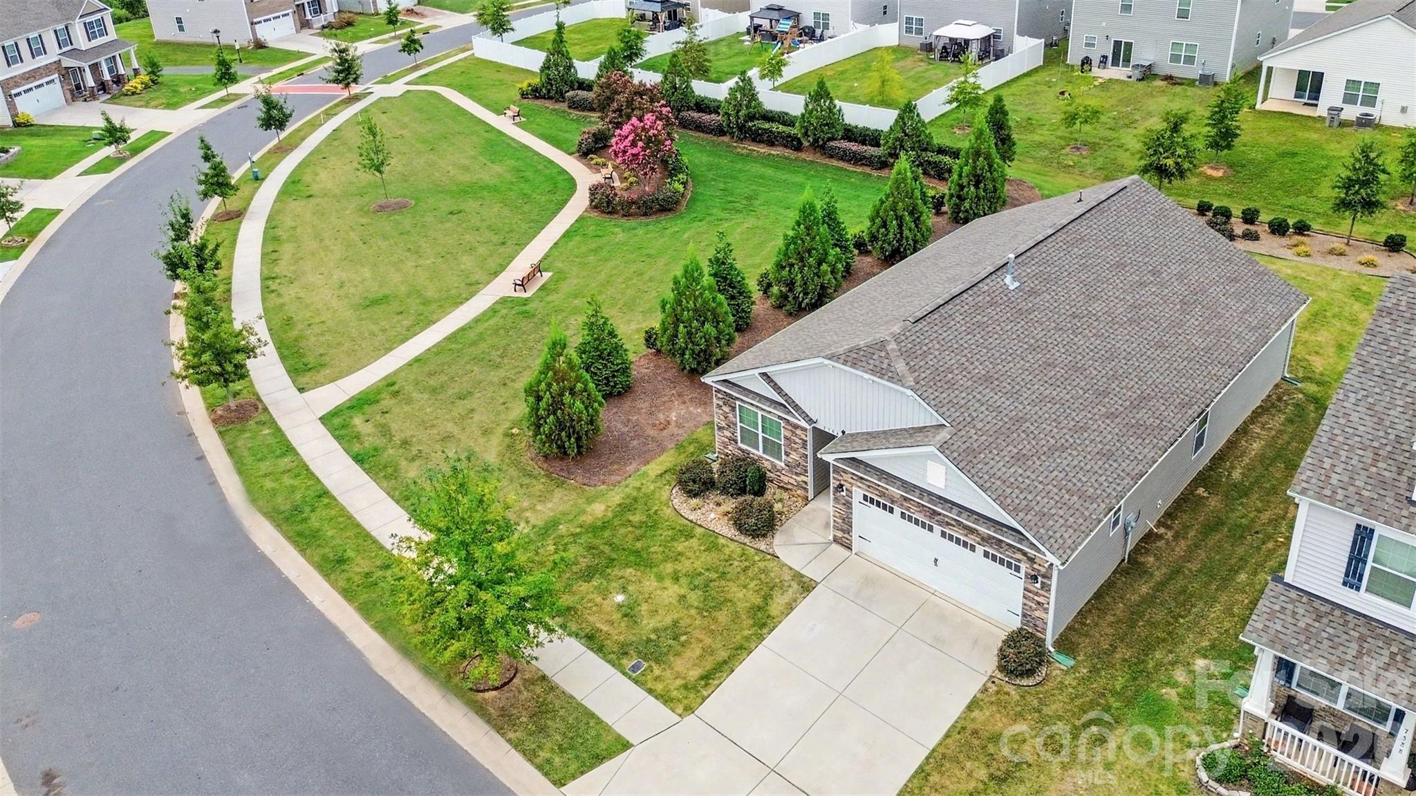 7594 Stonehouse Dr, Gastonia, NC 28056