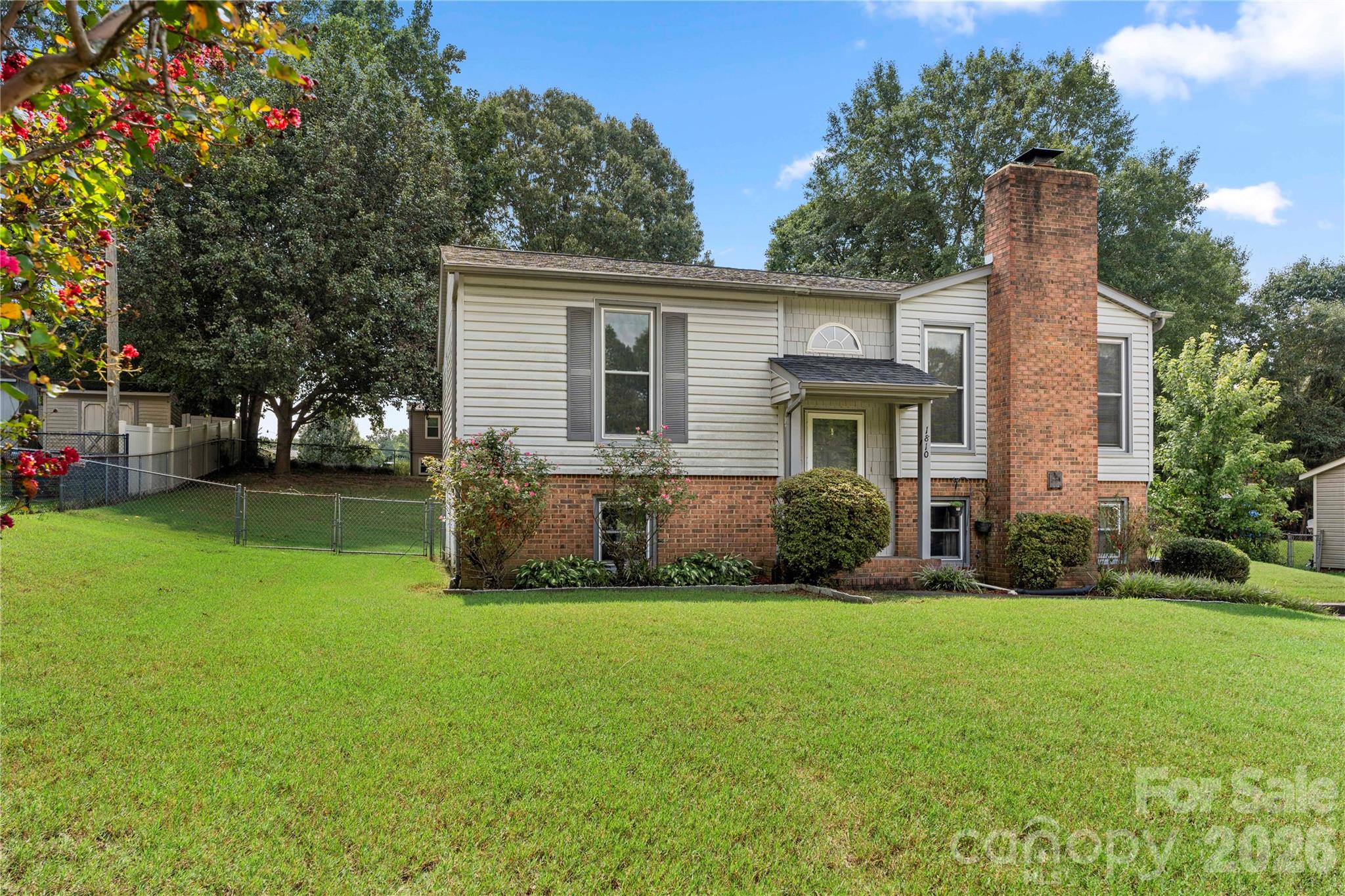 1810 Oak Hollow Rd, Gastonia, NC 28054