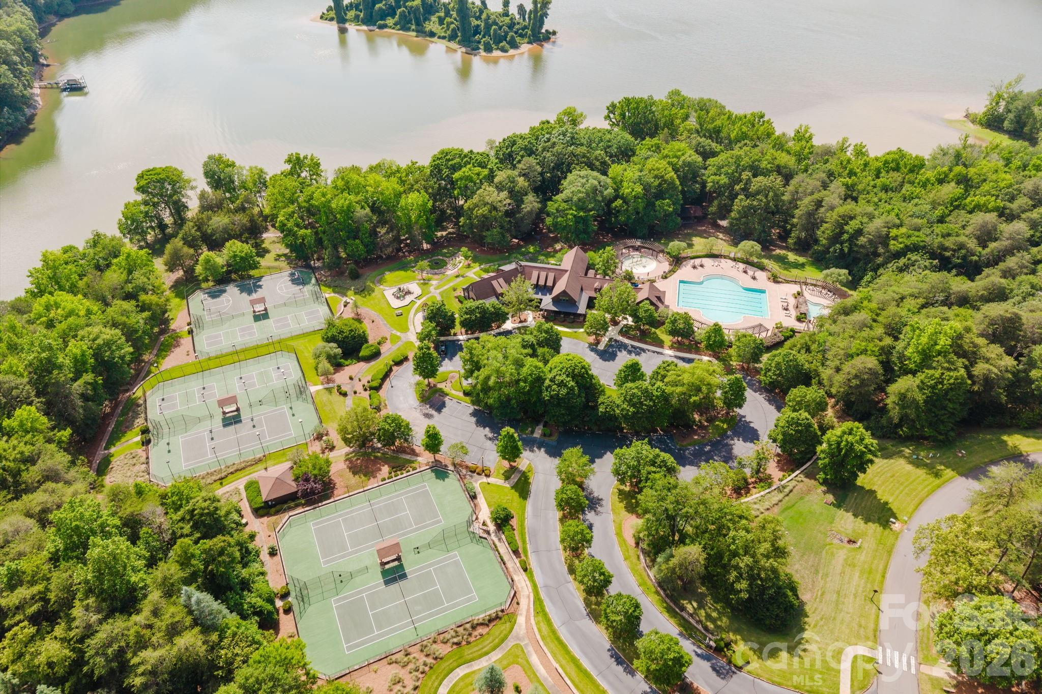 10930 Green Heron Ct, Charlotte, NC 28278