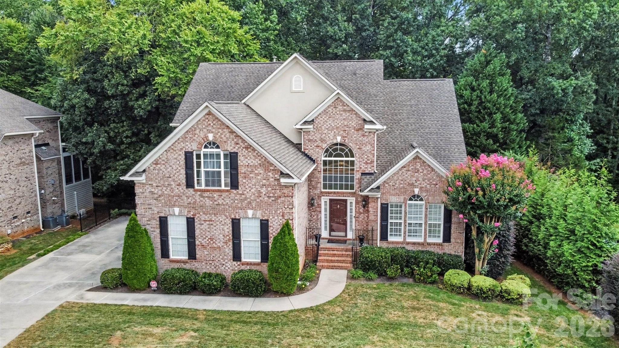 904 Carisbrooke Ln, Waxhaw, NC 28173