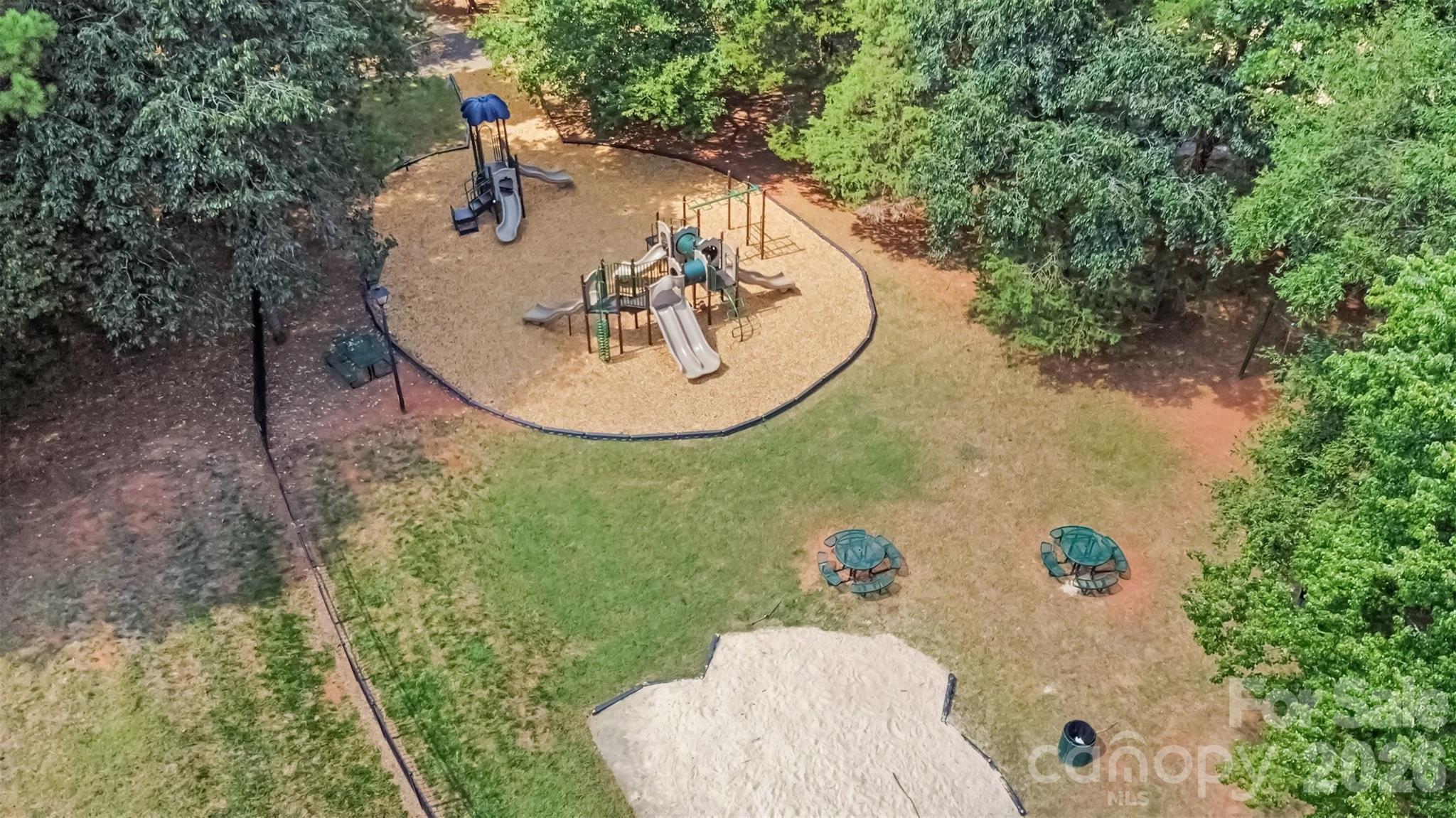 904 Carisbrooke Ln, Waxhaw, NC 28173