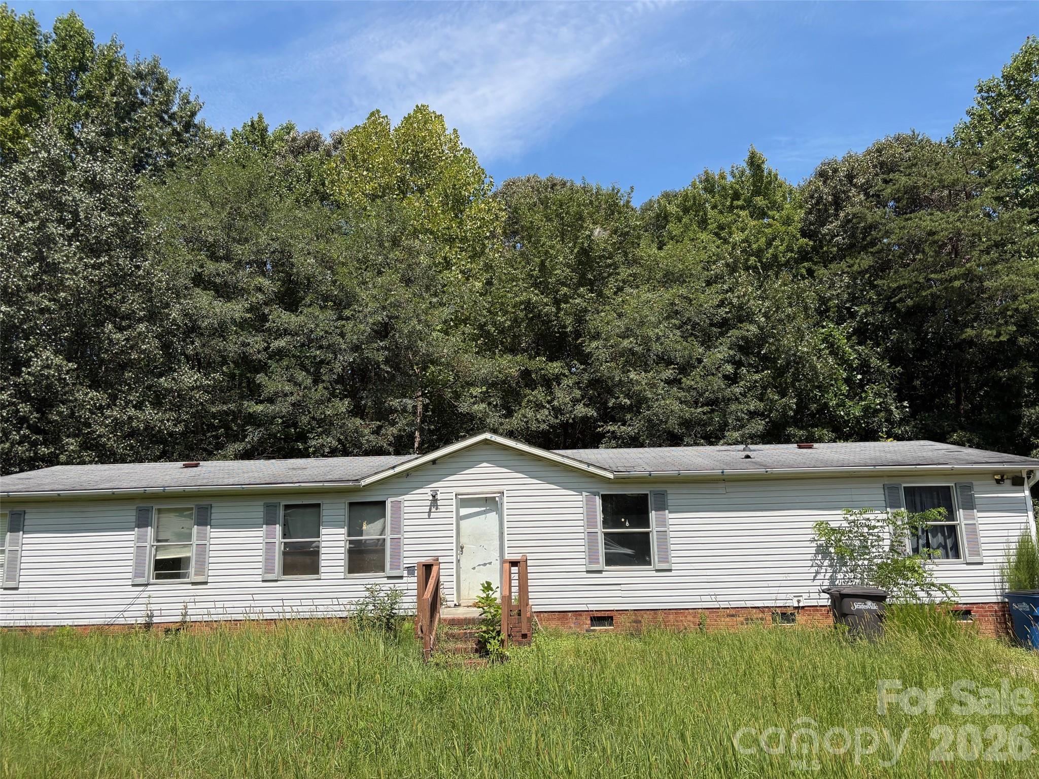 317 Forest Hollow Dr, Statesville, NC 28677