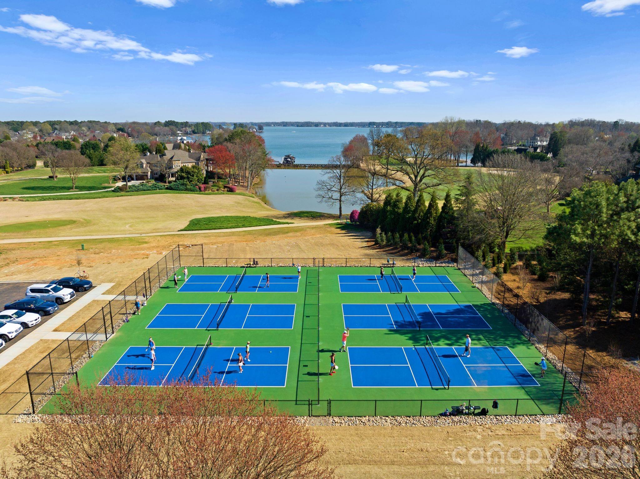 177 Great Point Dr, Mooresville, NC 28117