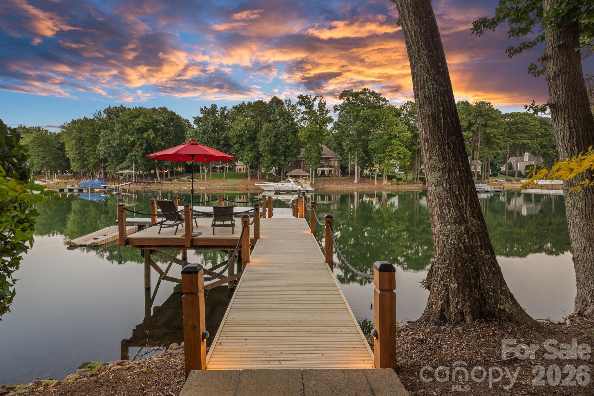 177 Great Point Dr, Mooresville, NC 28117
