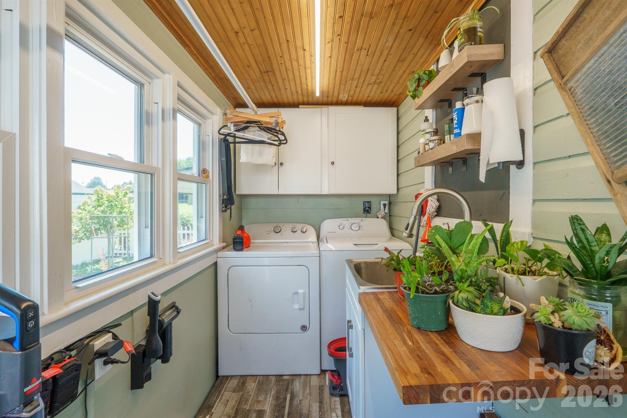 500 N Elm St, Cherryville, NC 28021