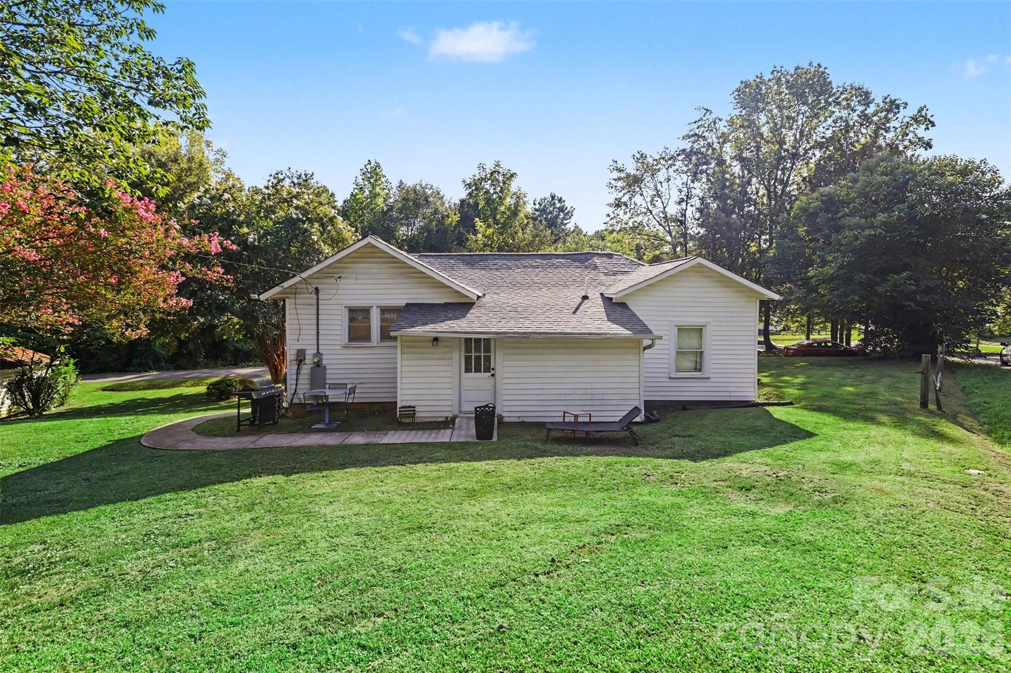 2878 Millstone Dr, Gastonia, NC 28054