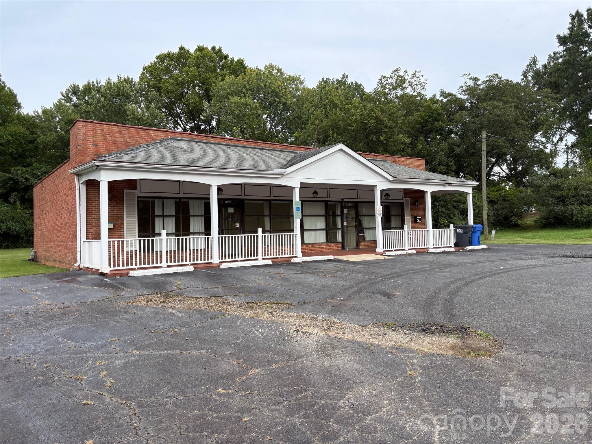 322 E Statesville Ave, Mooresville, NC 28115