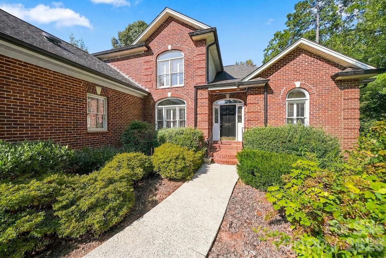 1515 8th St NW, Hickory, NC 28601