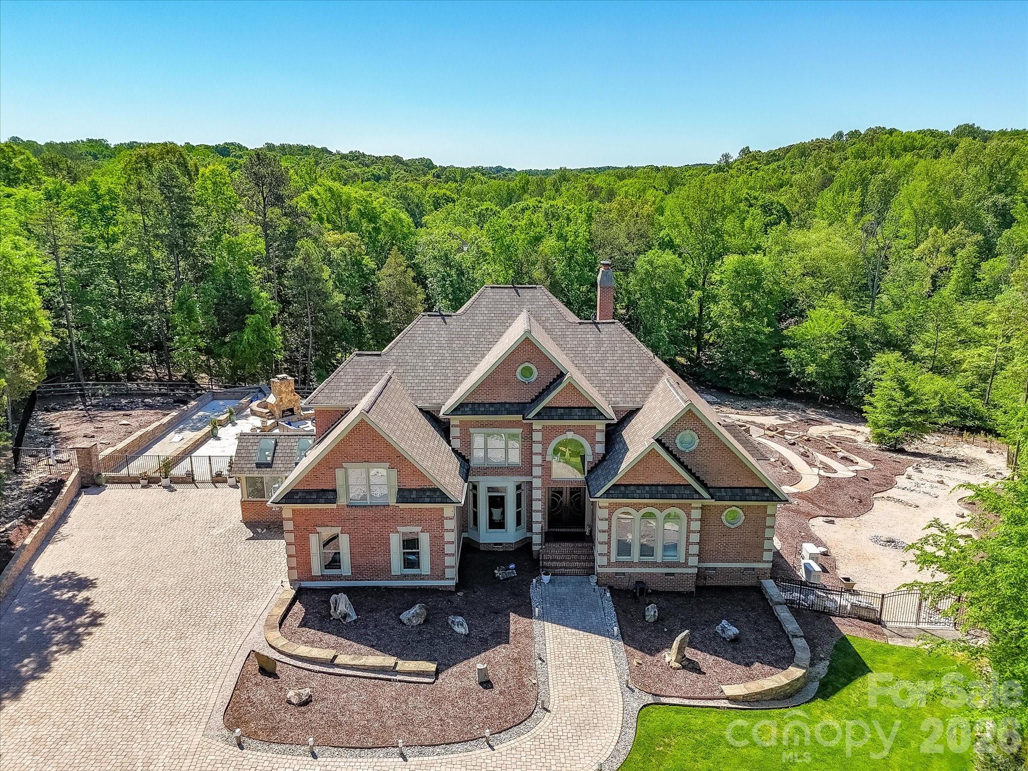 2723 Providence Pine Ln, Charlotte, NC 28270