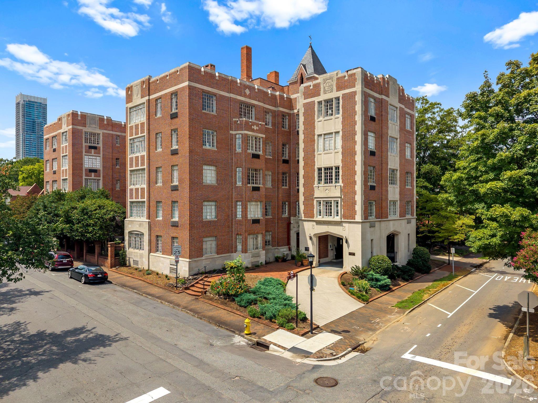 301 W 10th St #407, Charlotte, NC 28202