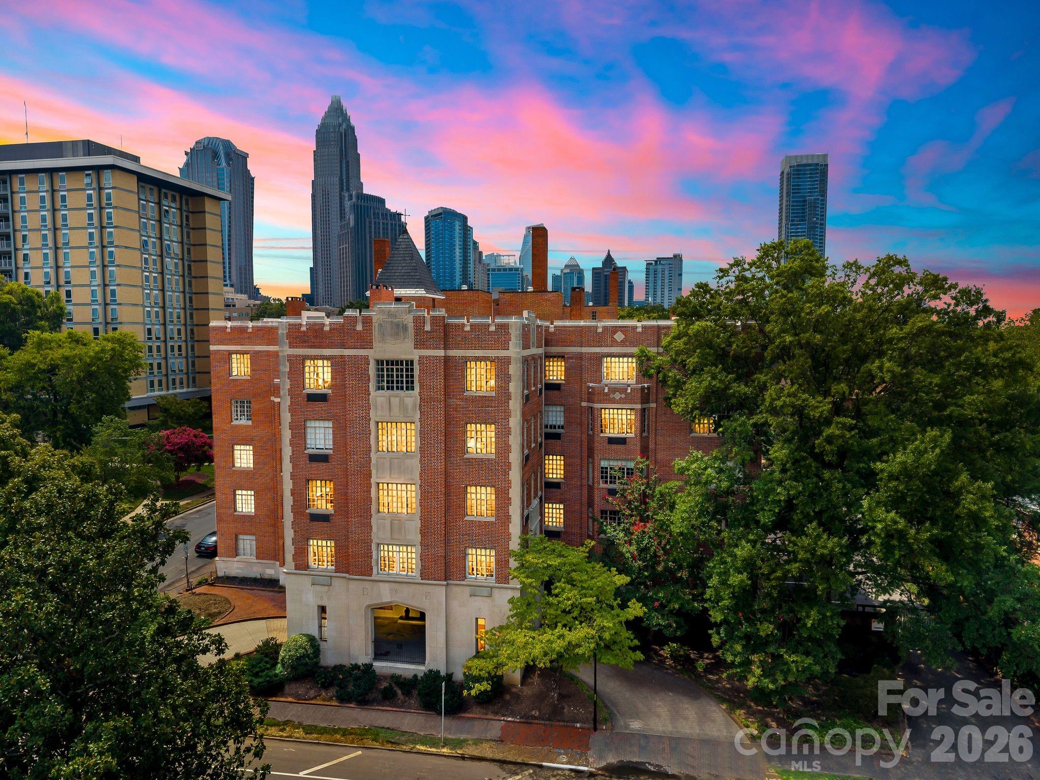 301 W 10th St #407, Charlotte, NC 28202