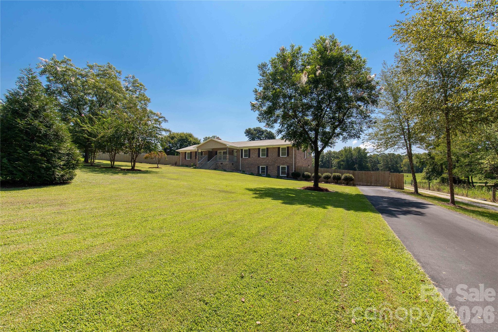 613 W Doc Garris Rd, Lancaster, SC 29720