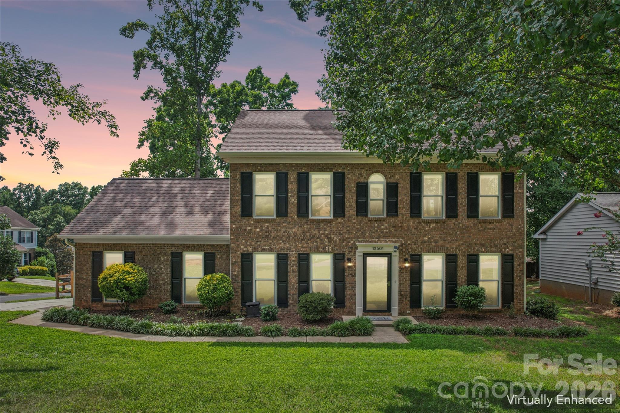 12501 Diamond Dr, Pineville, NC 28134