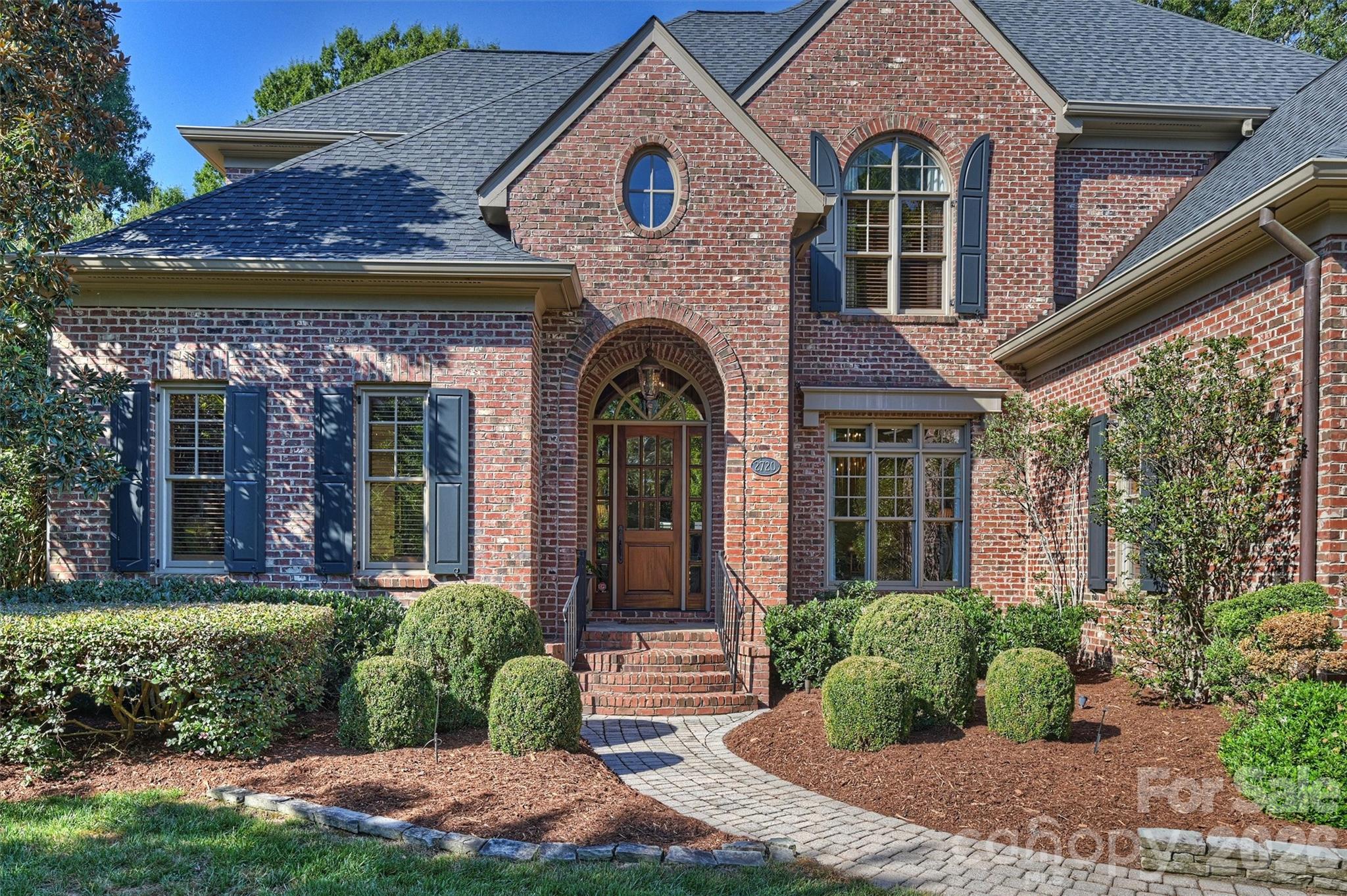 2720 Tanglewood Ln, Charlotte, NC 28211