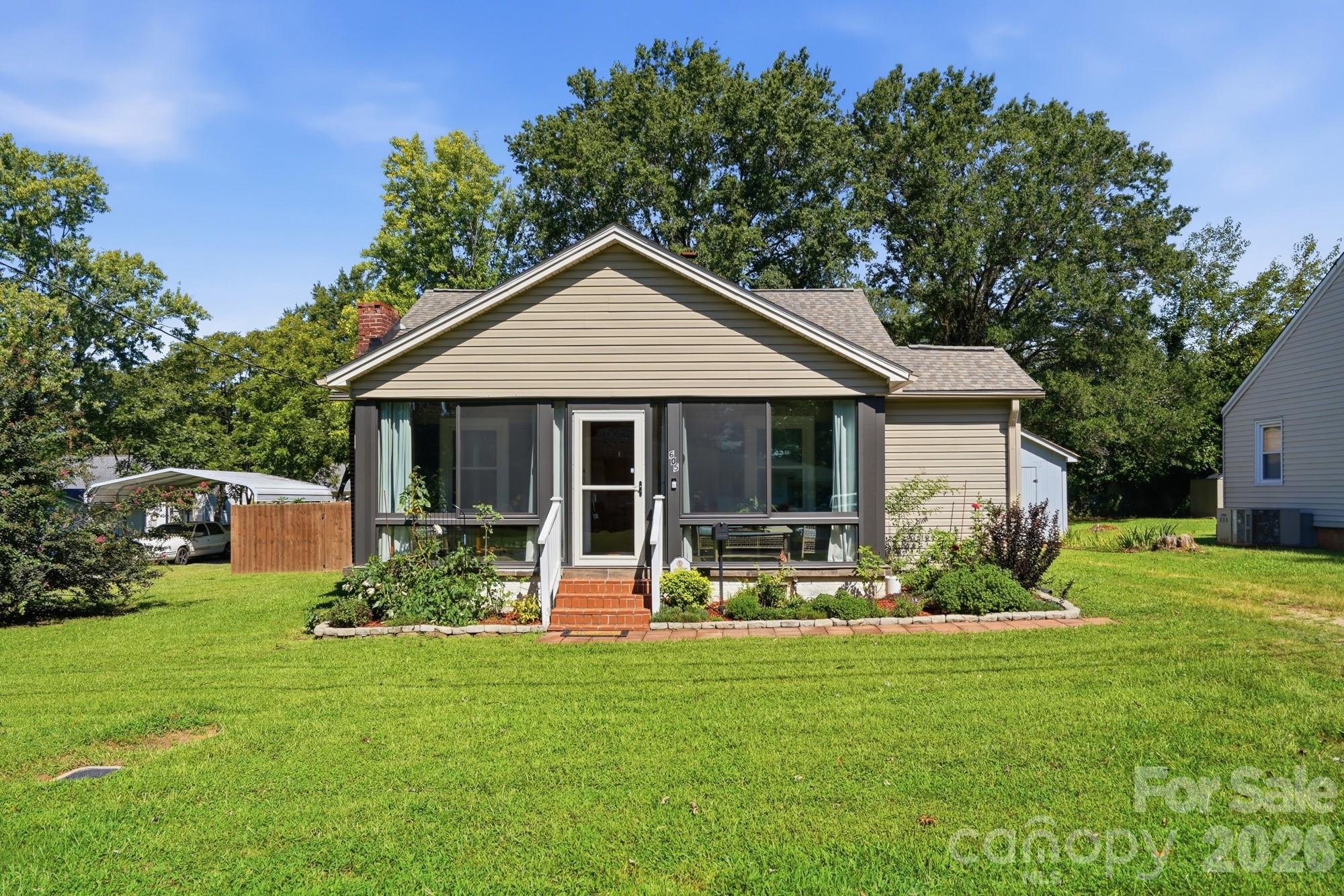 605 Peach St, Kannapolis, NC 28083