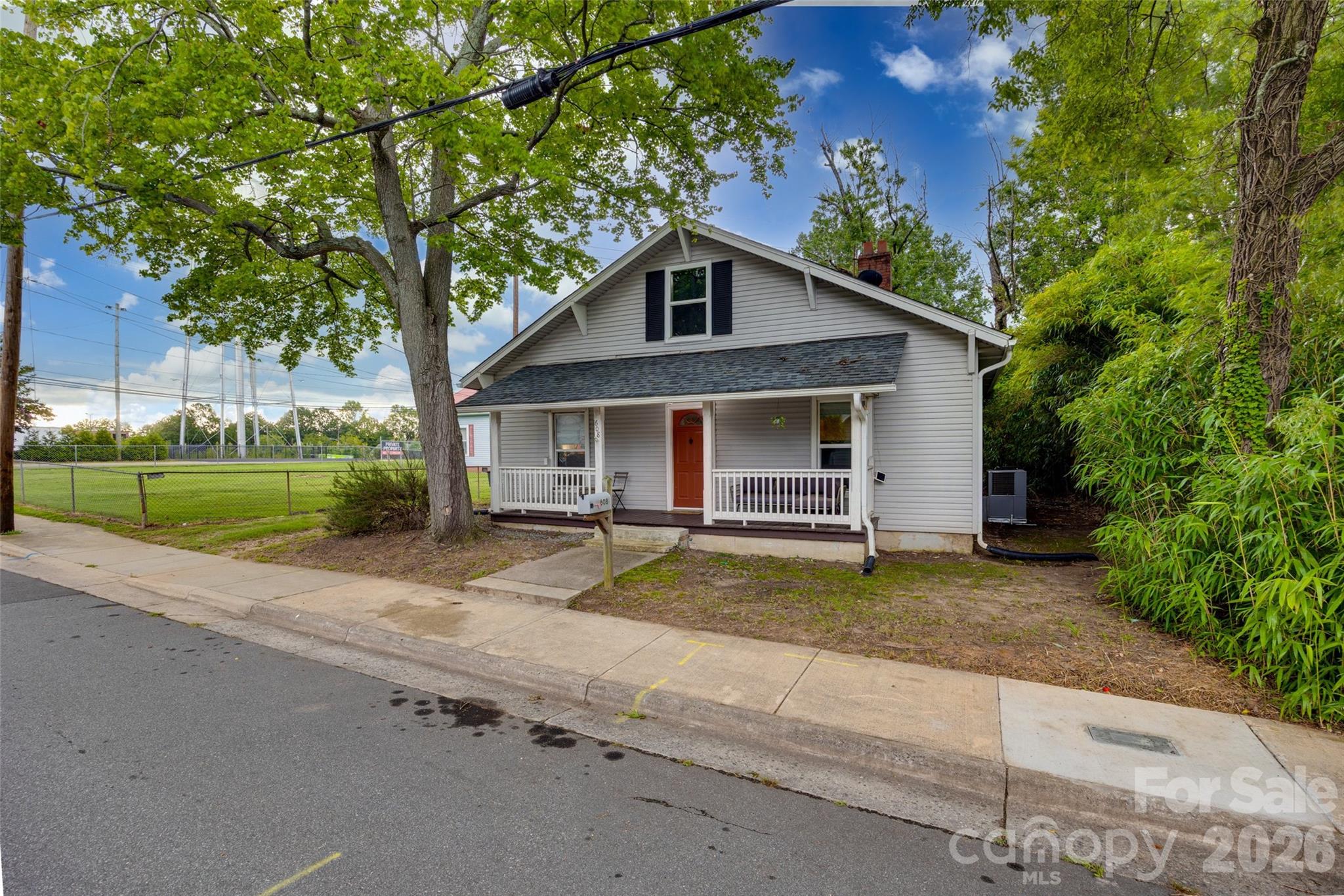 608 Spruce St, Mooresville, NC 28115