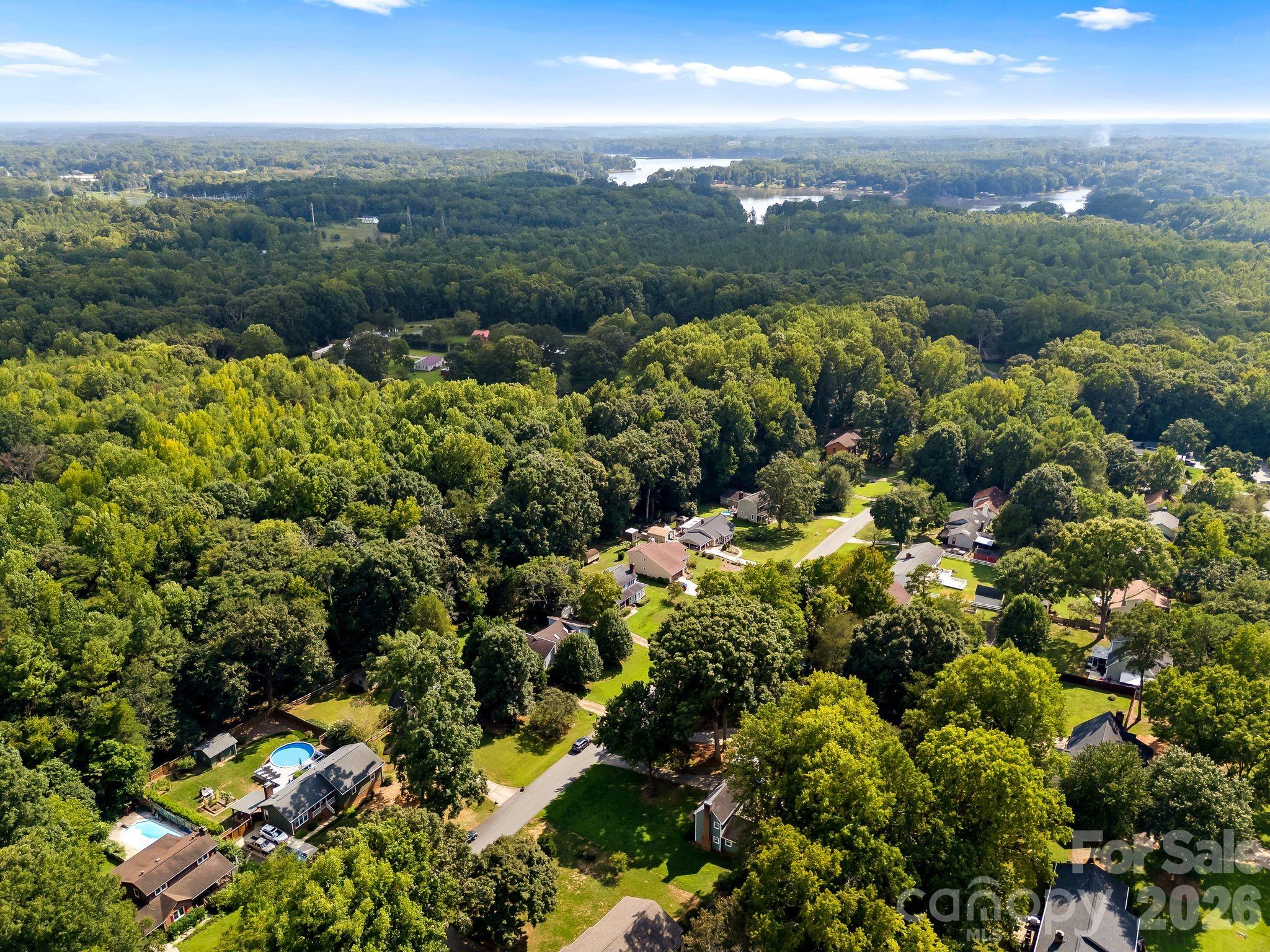 517 Forest Ln, Belmont, NC 28012