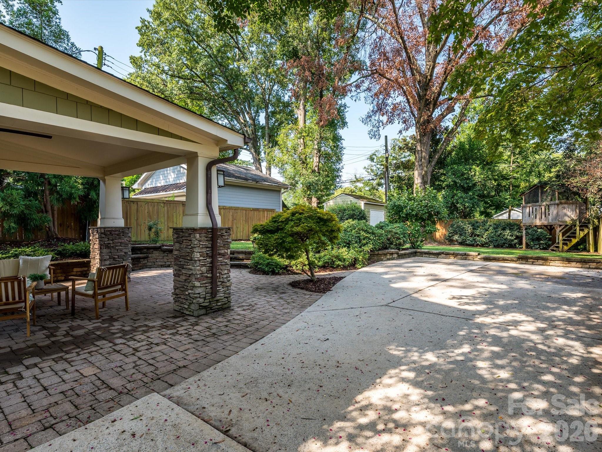 3016 Somerset Dr, Charlotte, NC 28209