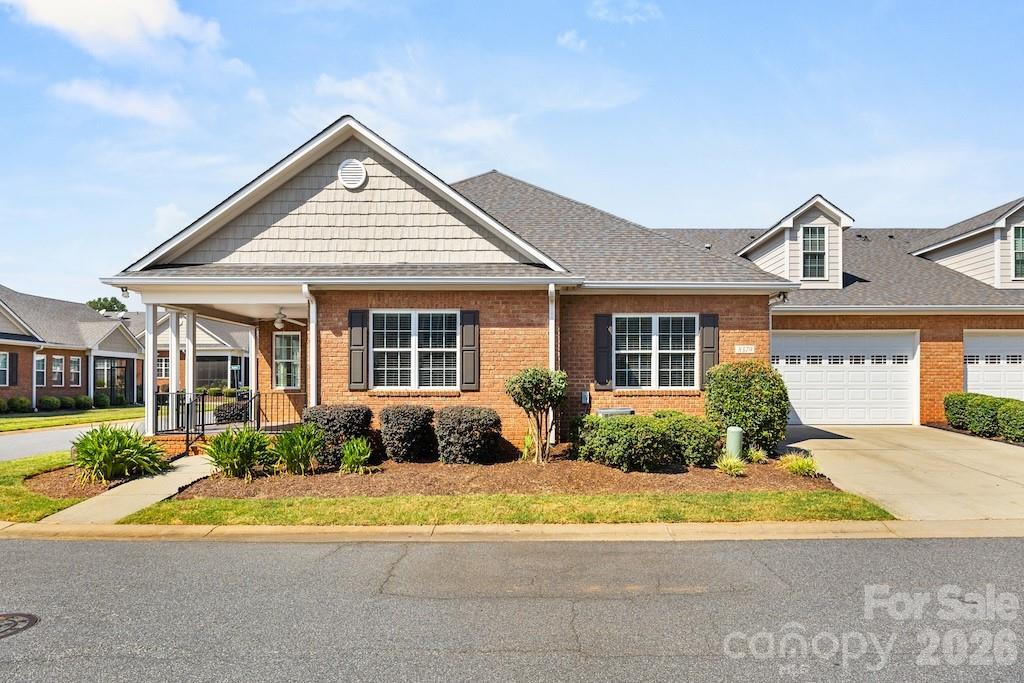 8379 Glacier Dr, Denver, NC 28037