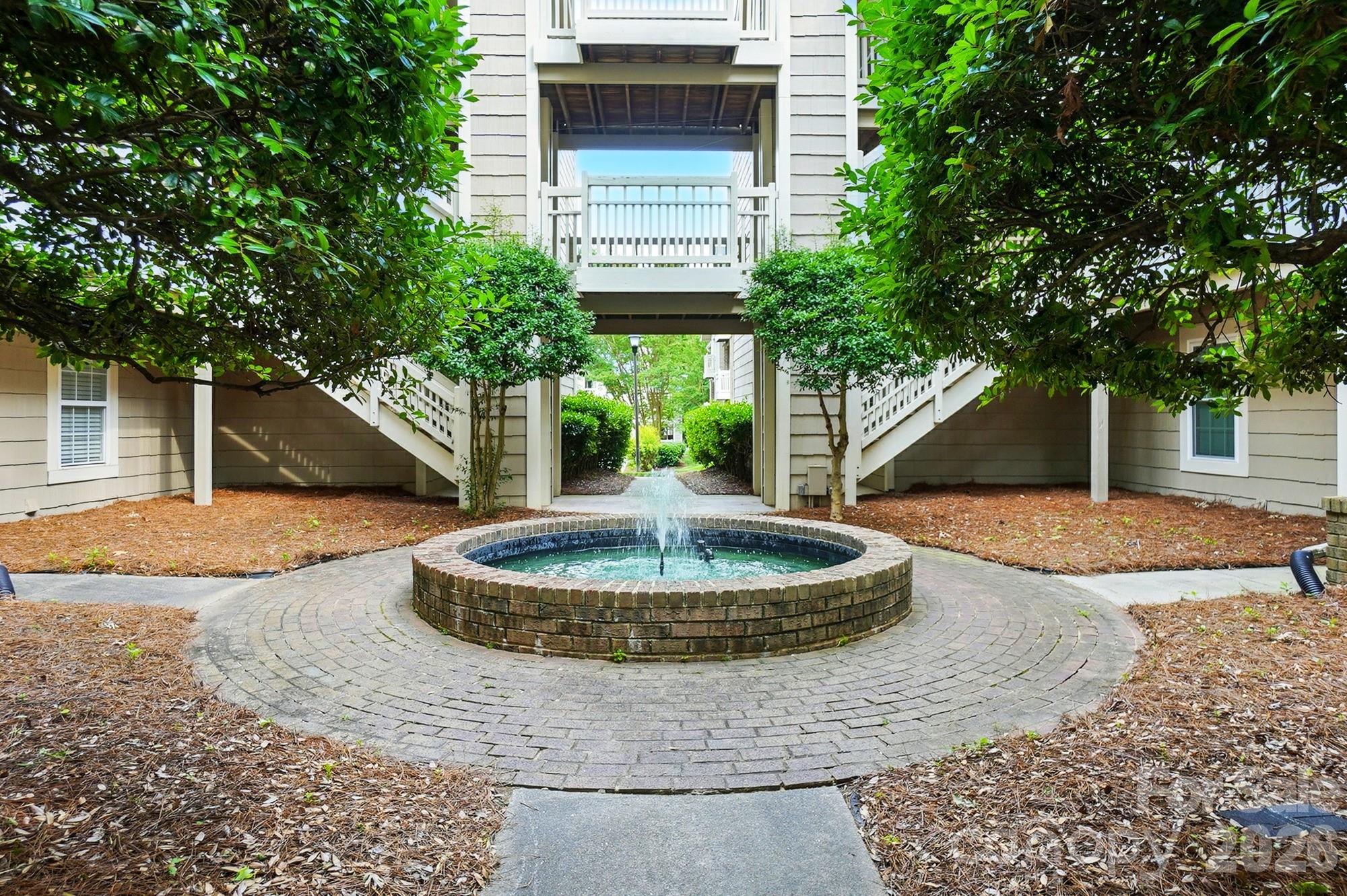 5007 Sharon Rd #R, Charlotte, NC 28210