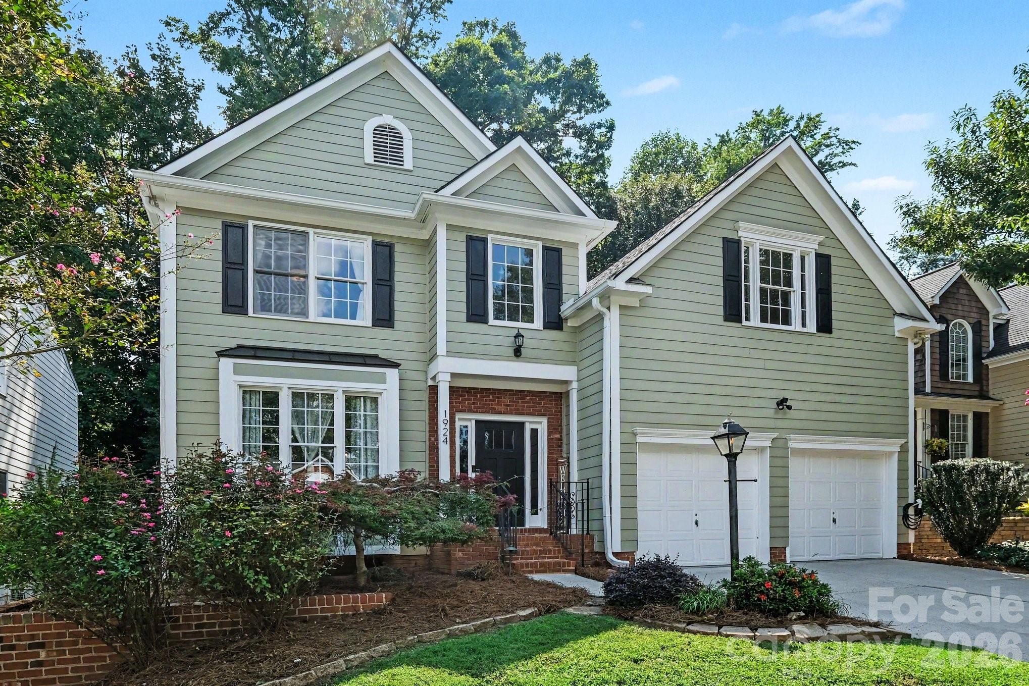 1924 Dearmon Dr, Charlotte, NC 28205