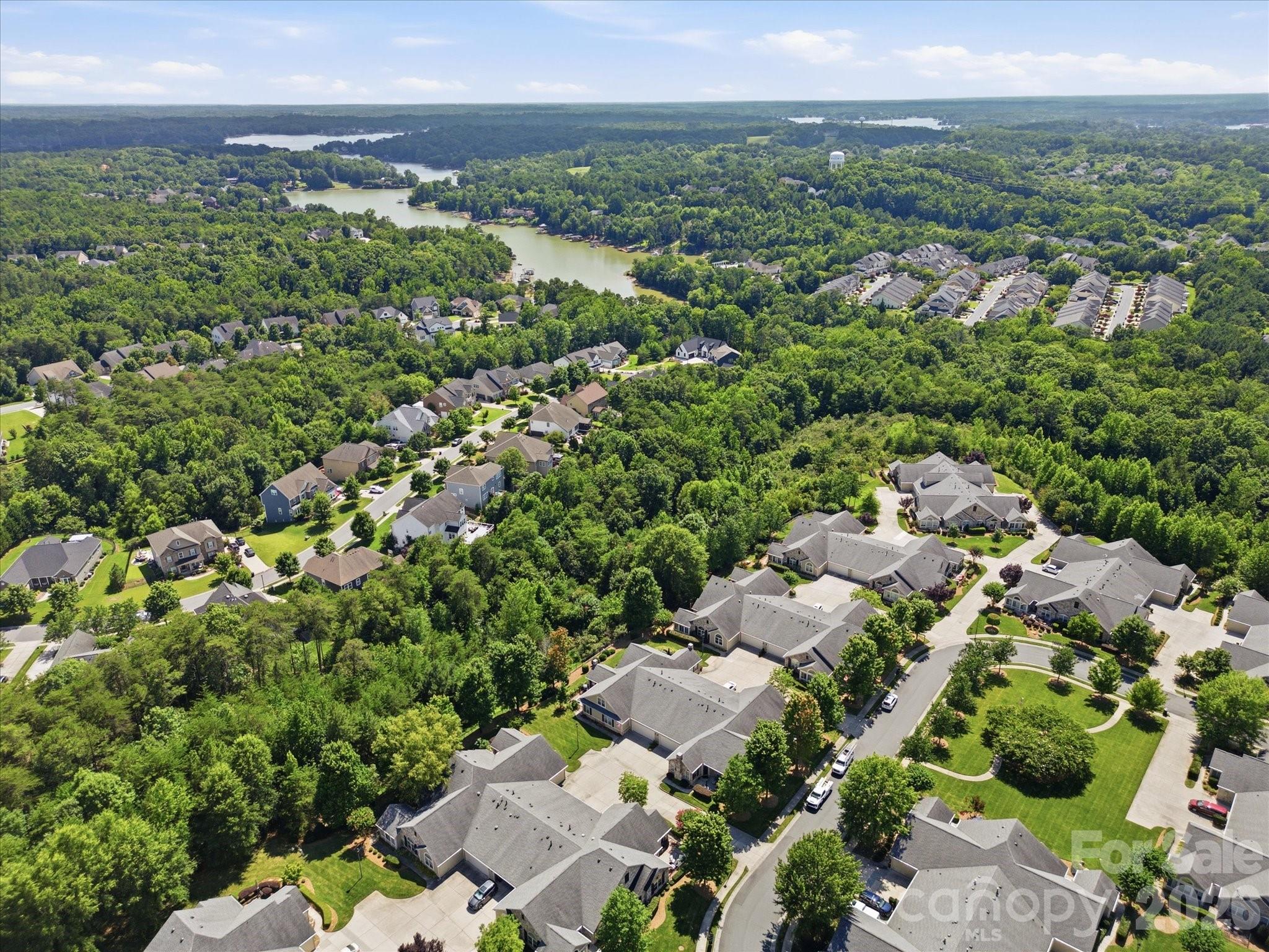 868 Ledgestone Ct, Tega Cay, SC 29708