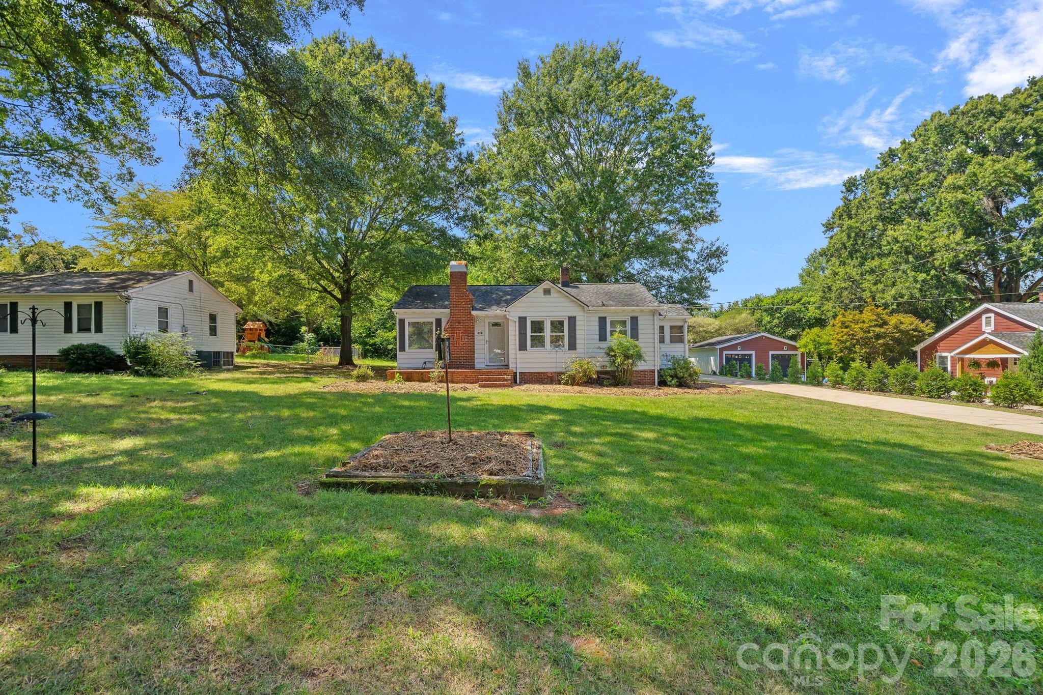 1127 Thompson Ave, Charlotte, NC 28216
