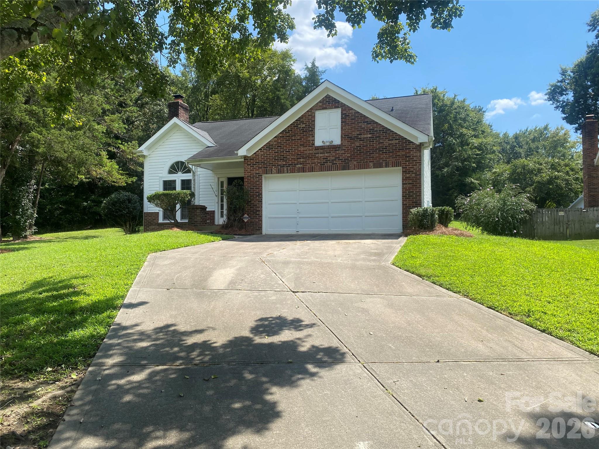 11101 Deerpath Ct, Charlotte, NC 28262