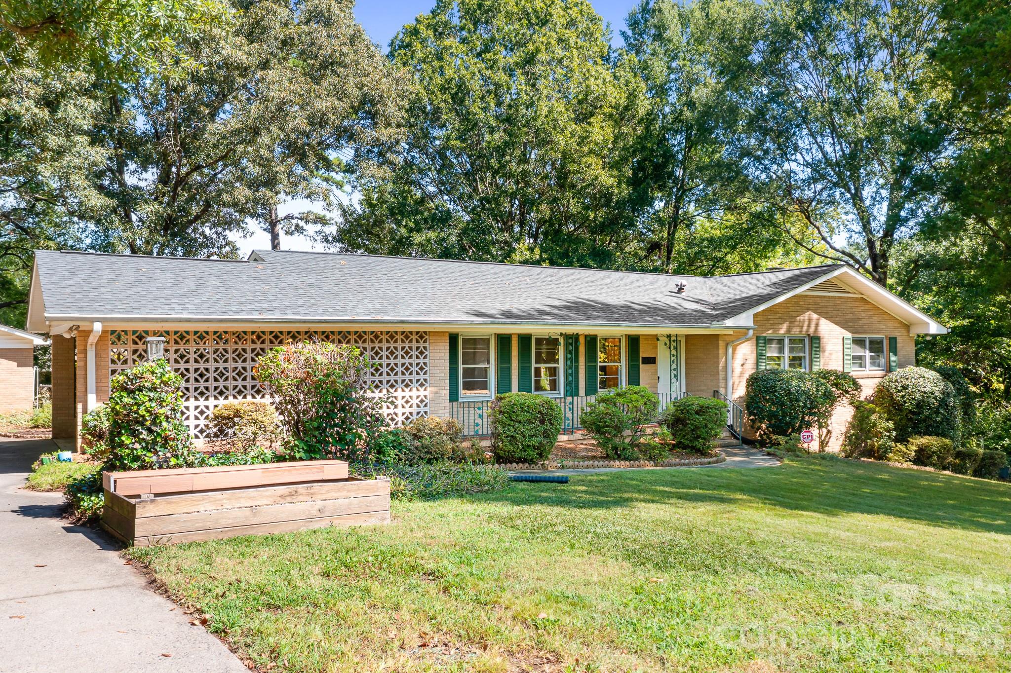 316 Hudson Dr, Harrisburg, NC 28075