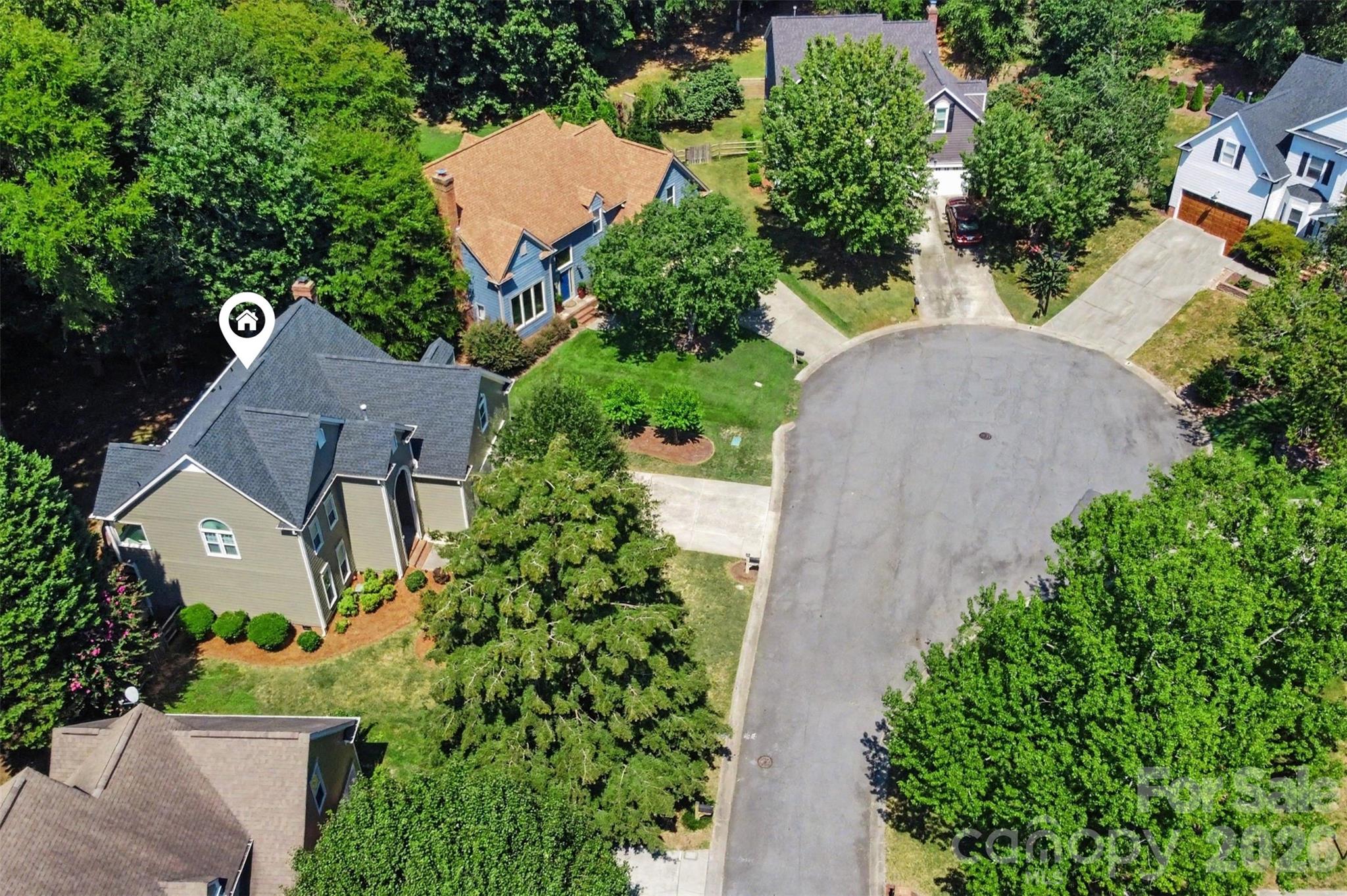 6443 High Creek Ct, Charlotte, NC 28277