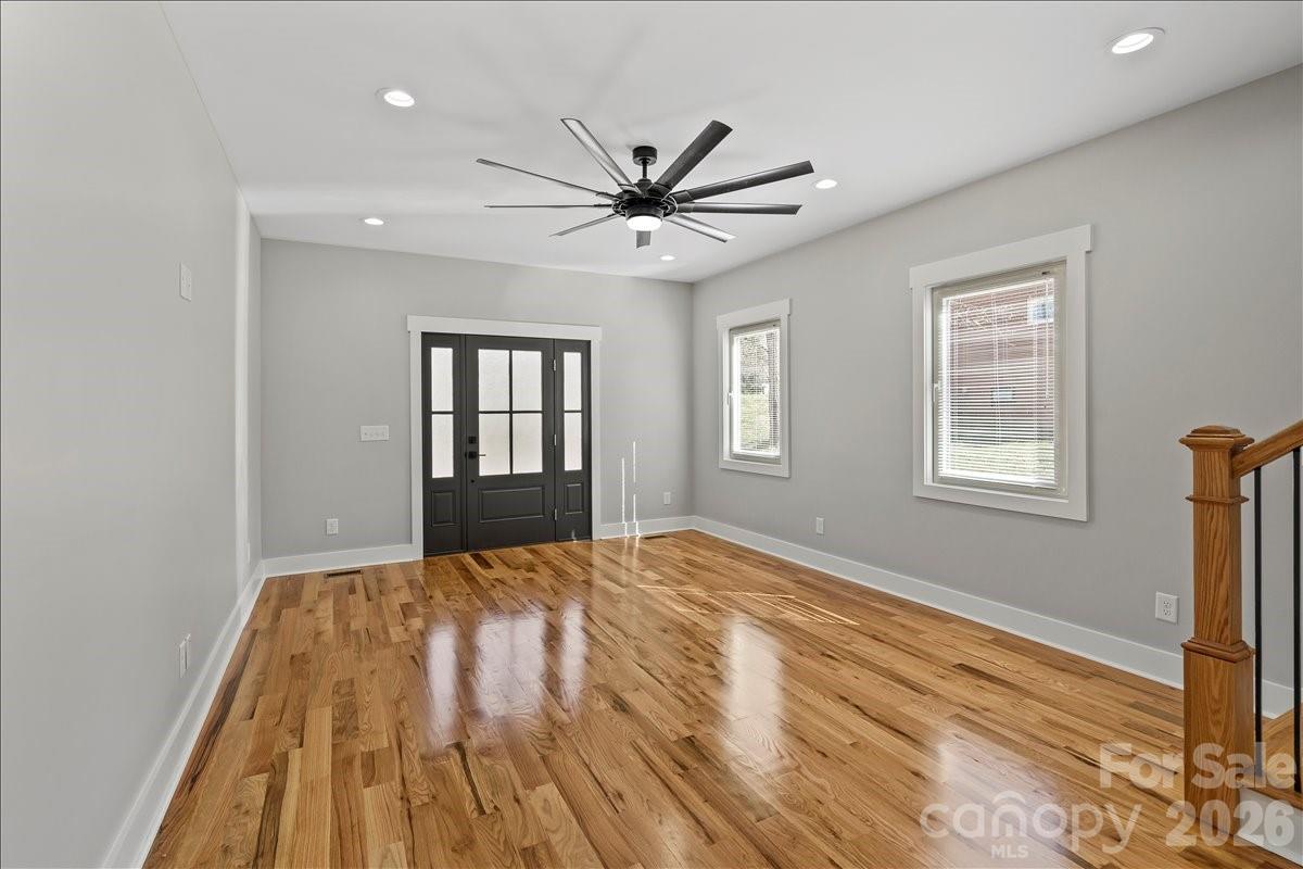 543 30th Ave NW, Hickory, NC 28601