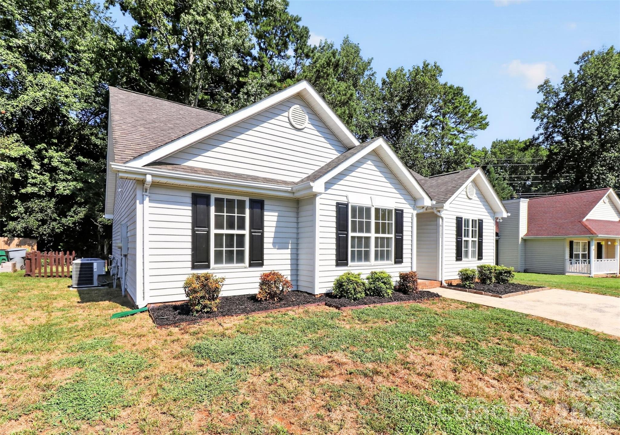 6111 Country Walk Dr, Charlotte, NC 28212