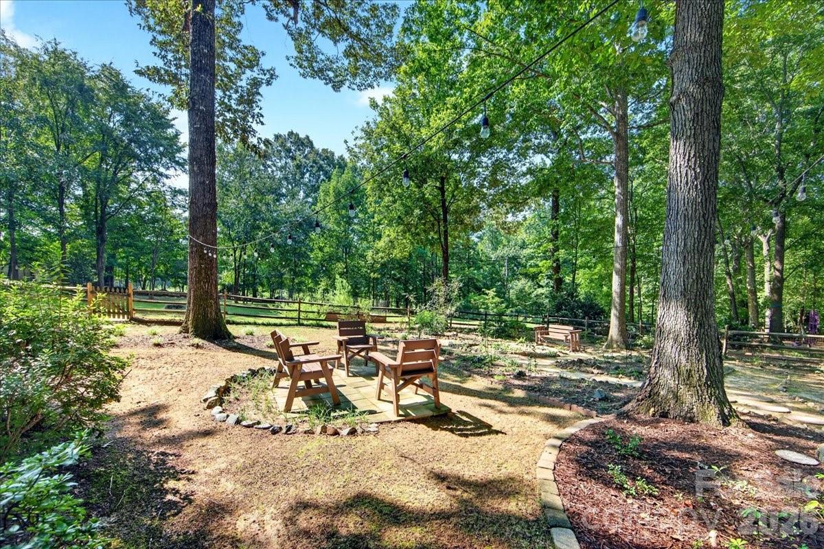 2036 Kilkenney Hill Rd, Matthews, NC 28105