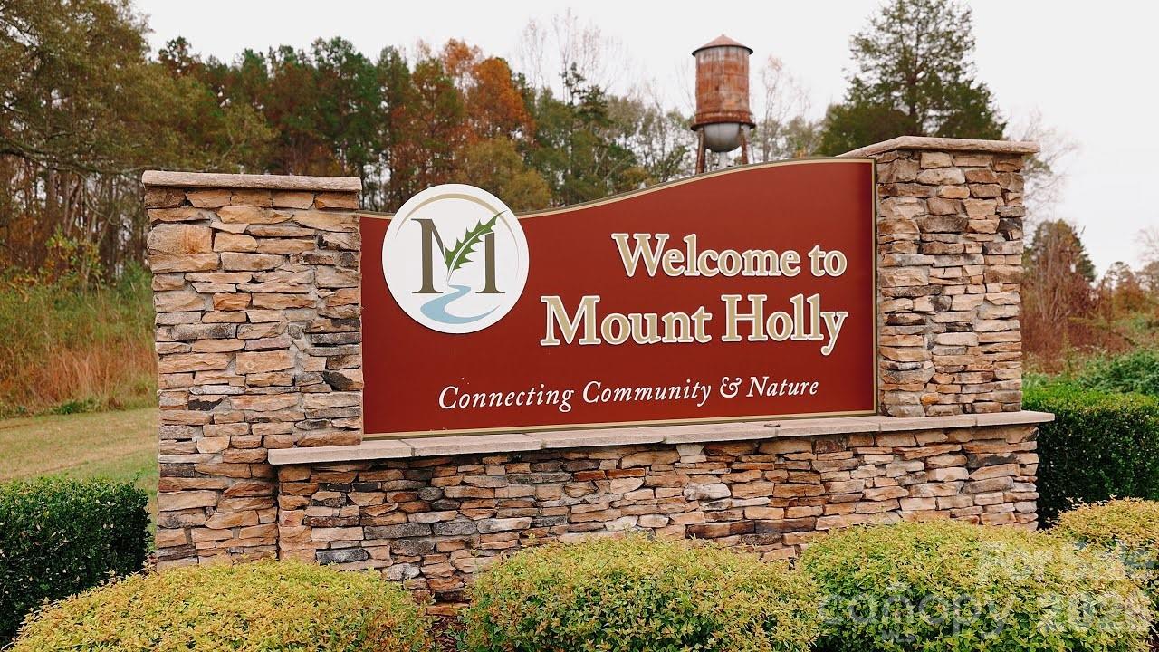 142 E Catawba Ave, Mount Holly, NC 28120