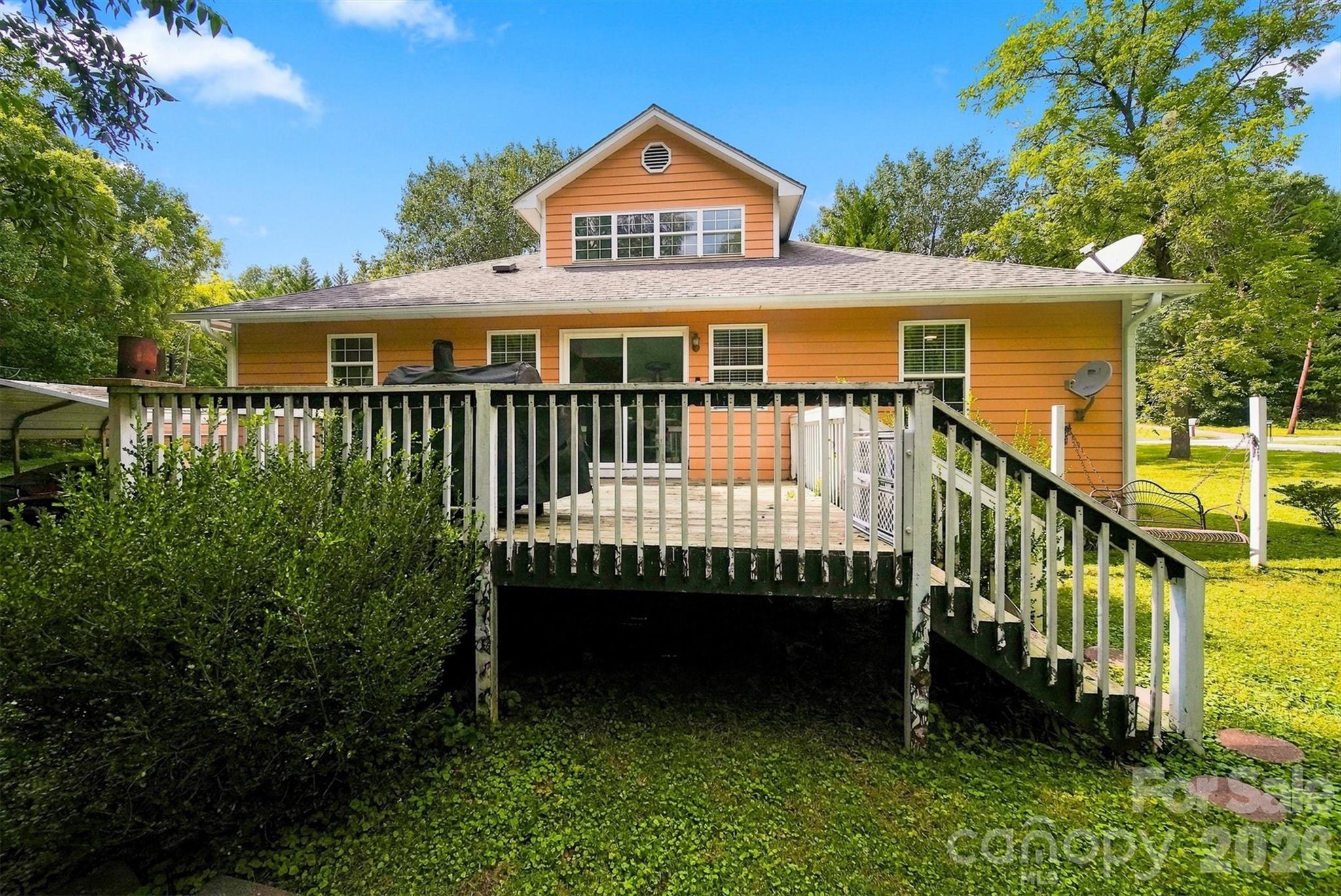 717 2nd Street Pl SW, Conover, NC 28613