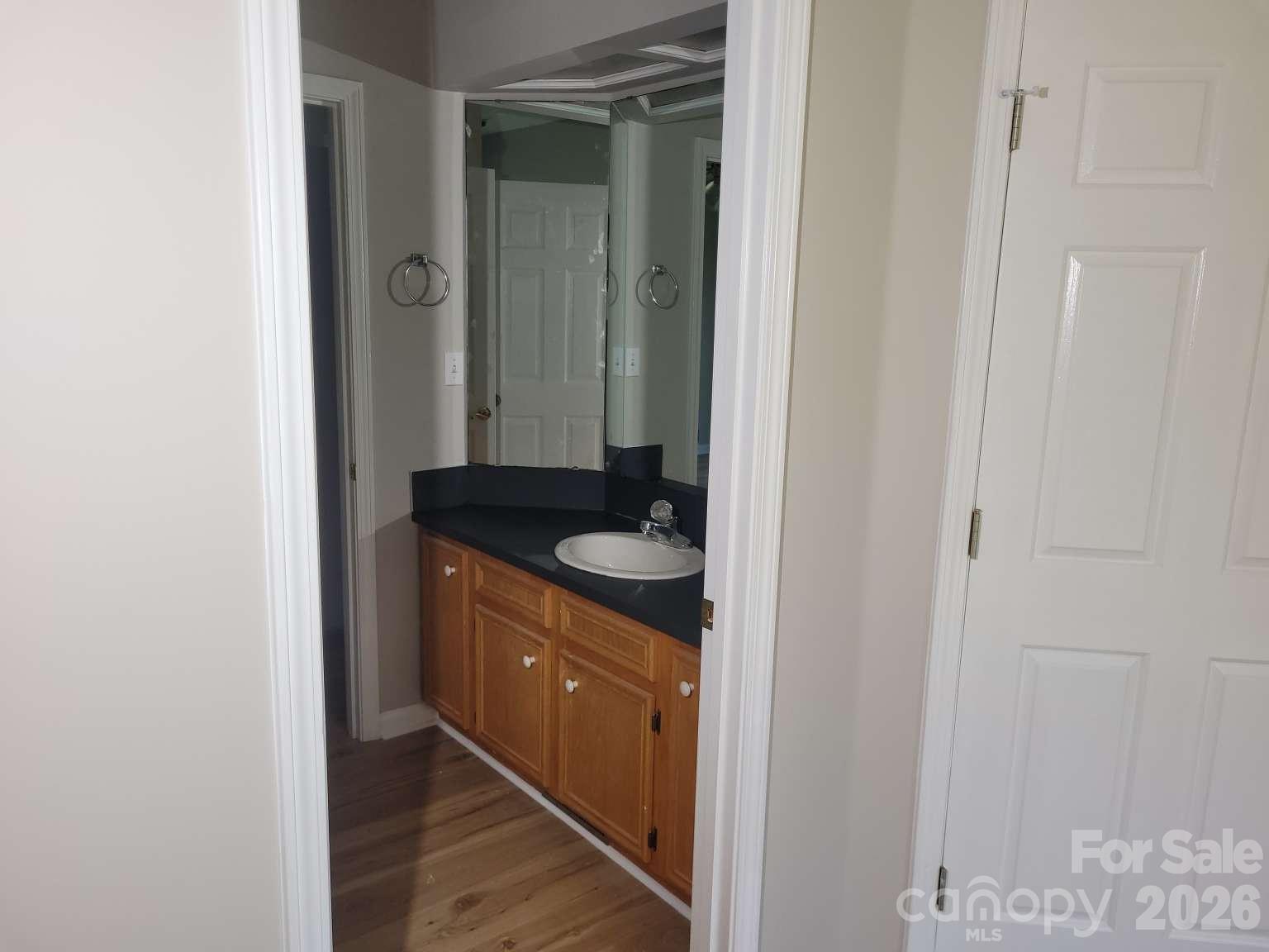 1275 Grady Ln, Hickory, NC 28602