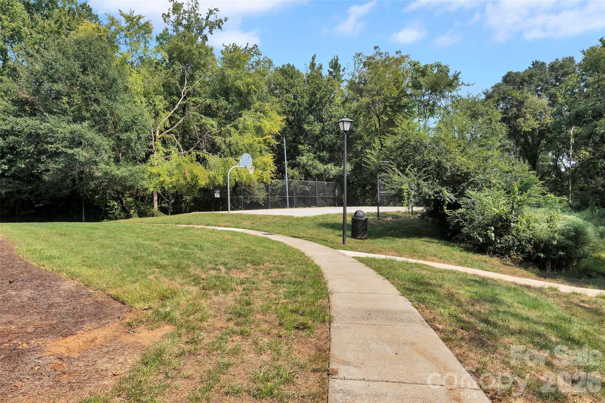 9132 Royal Highlands Ct, Charlotte, NC 28277