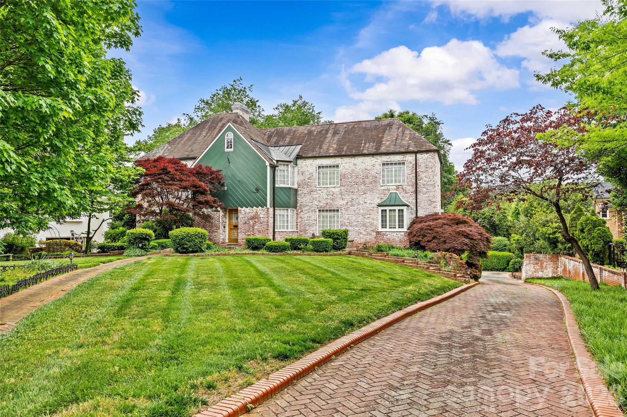 1858 Queens Rd W, Charlotte, NC 28207
