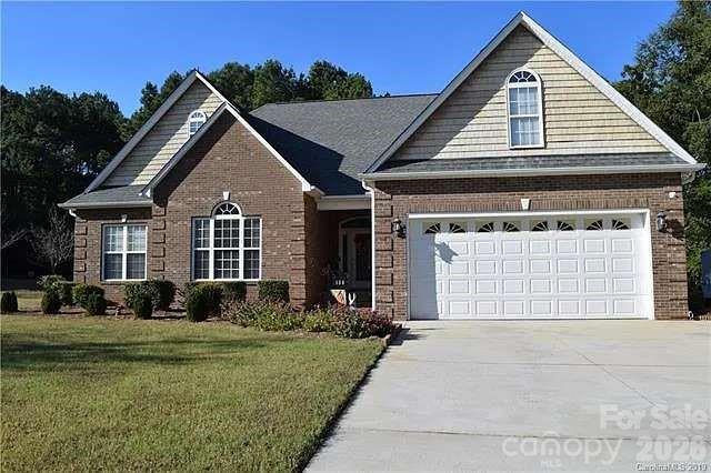 136 Gibralter Point Rd, Dallas, NC 28034