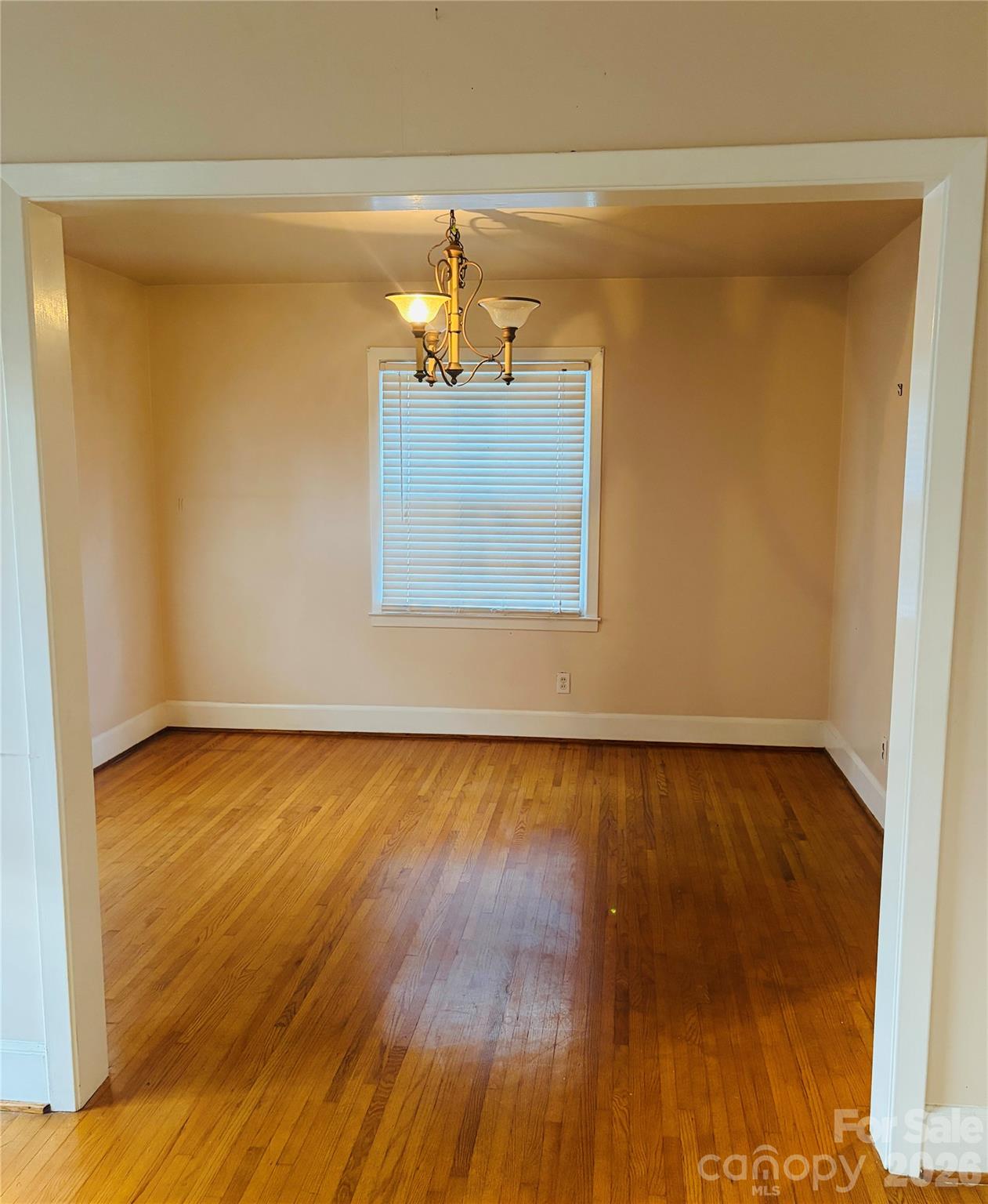 332 Fannie Cir, Charlotte, NC 28205