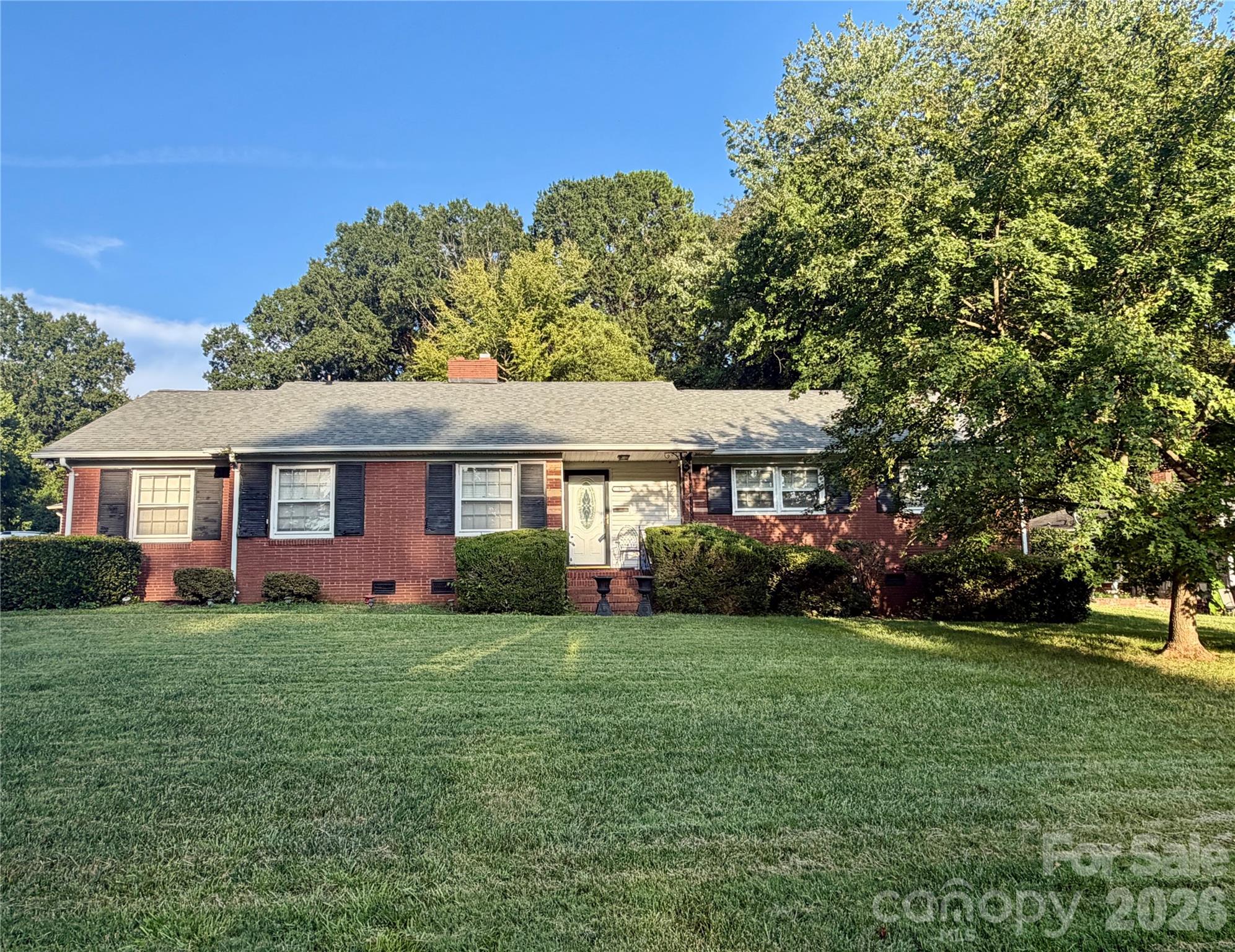 332 Fannie Cir, Charlotte, NC 28205