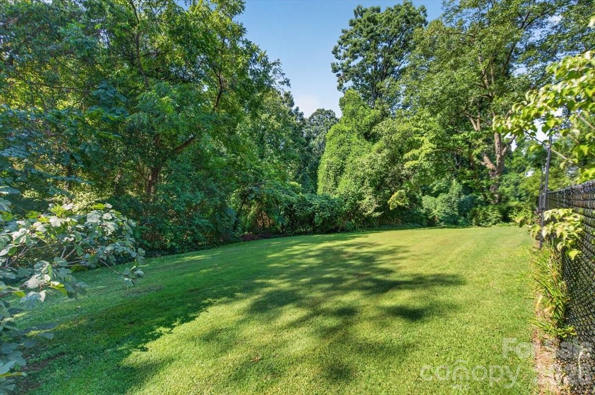 1035 S Belvedere Ave, Gastonia, NC 28054