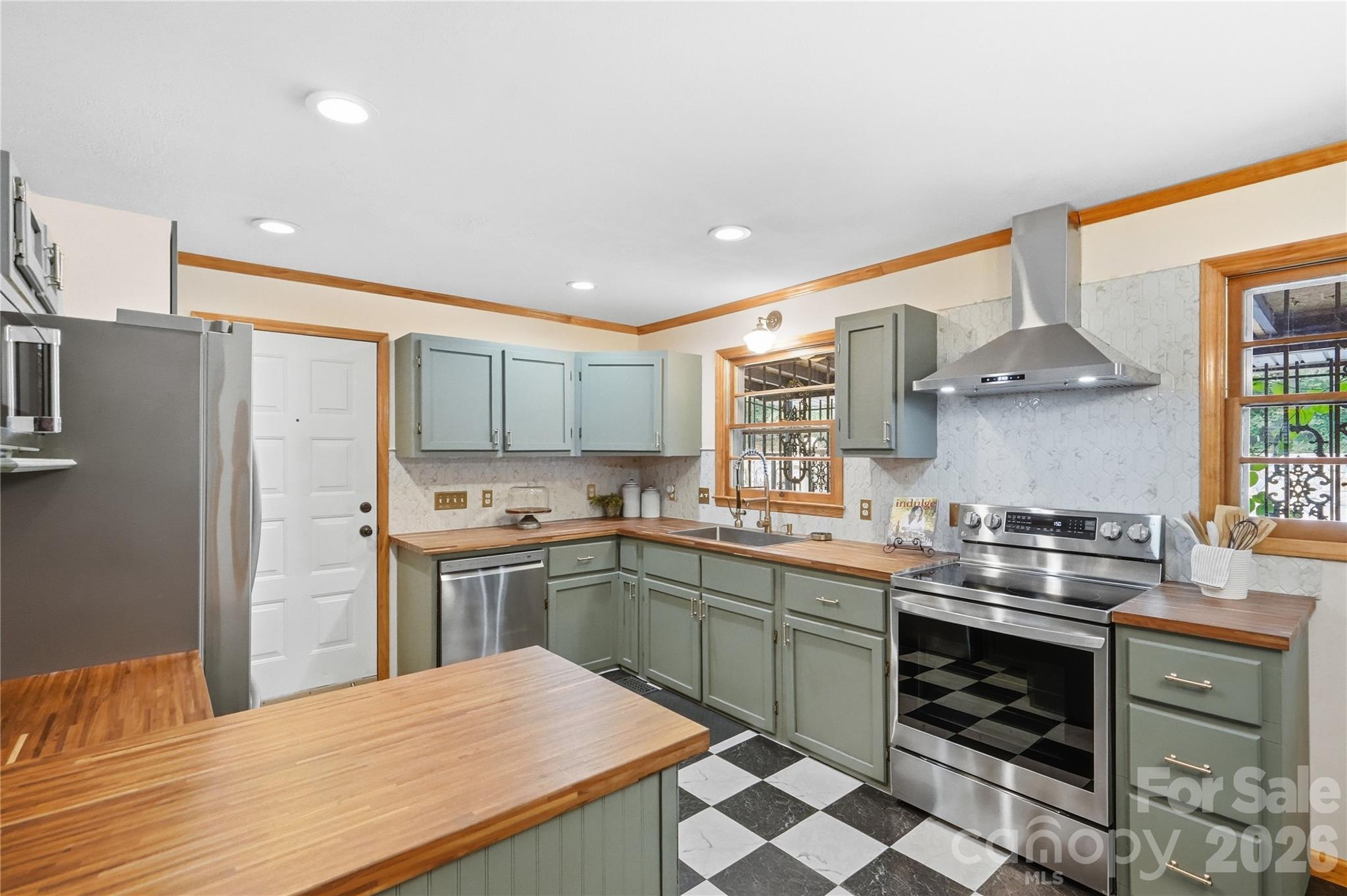 1471 Ontario Dr, Kannapolis, NC 28083