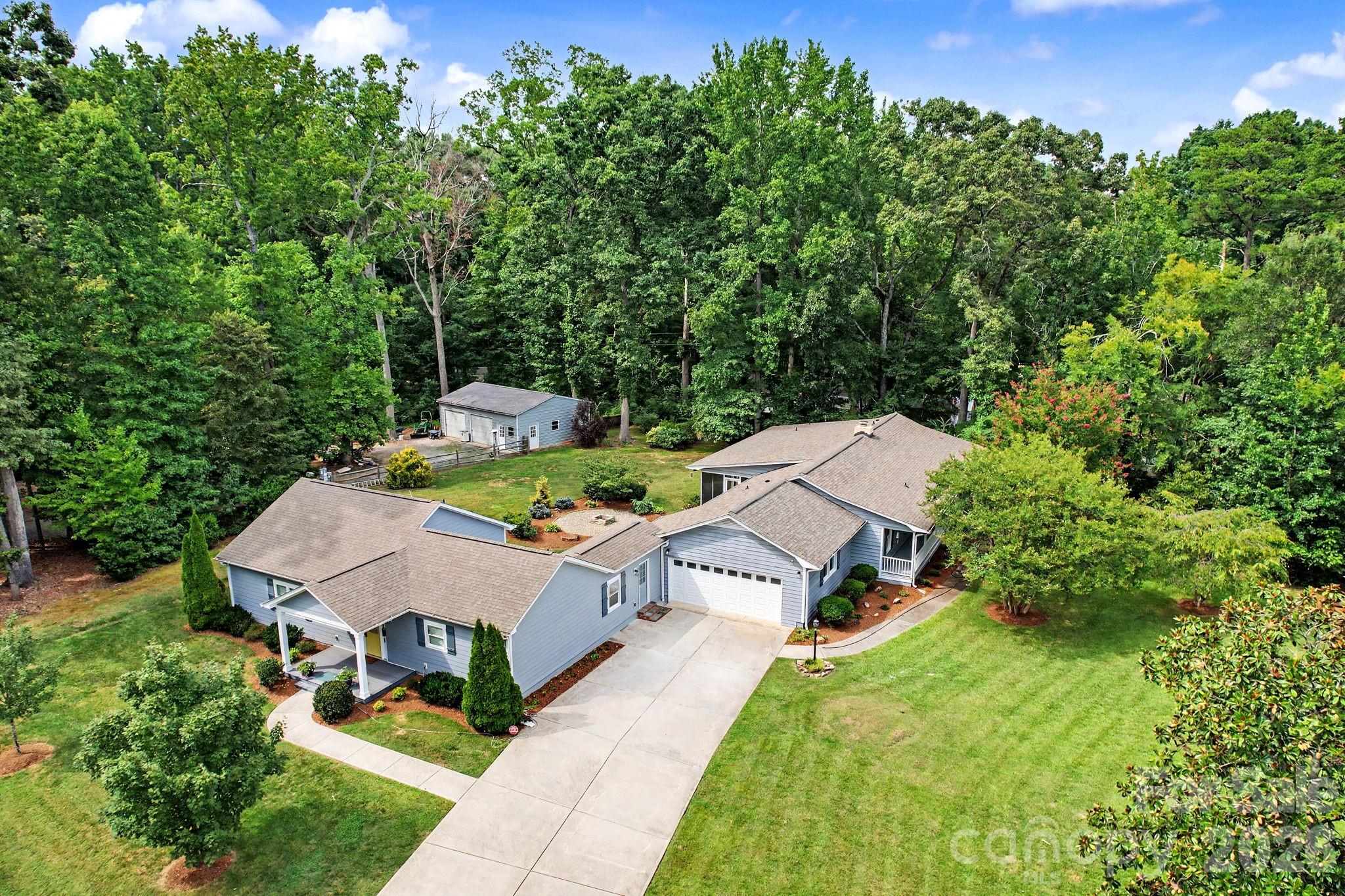 3201 Fairforest Dr, Matthews, NC 28104