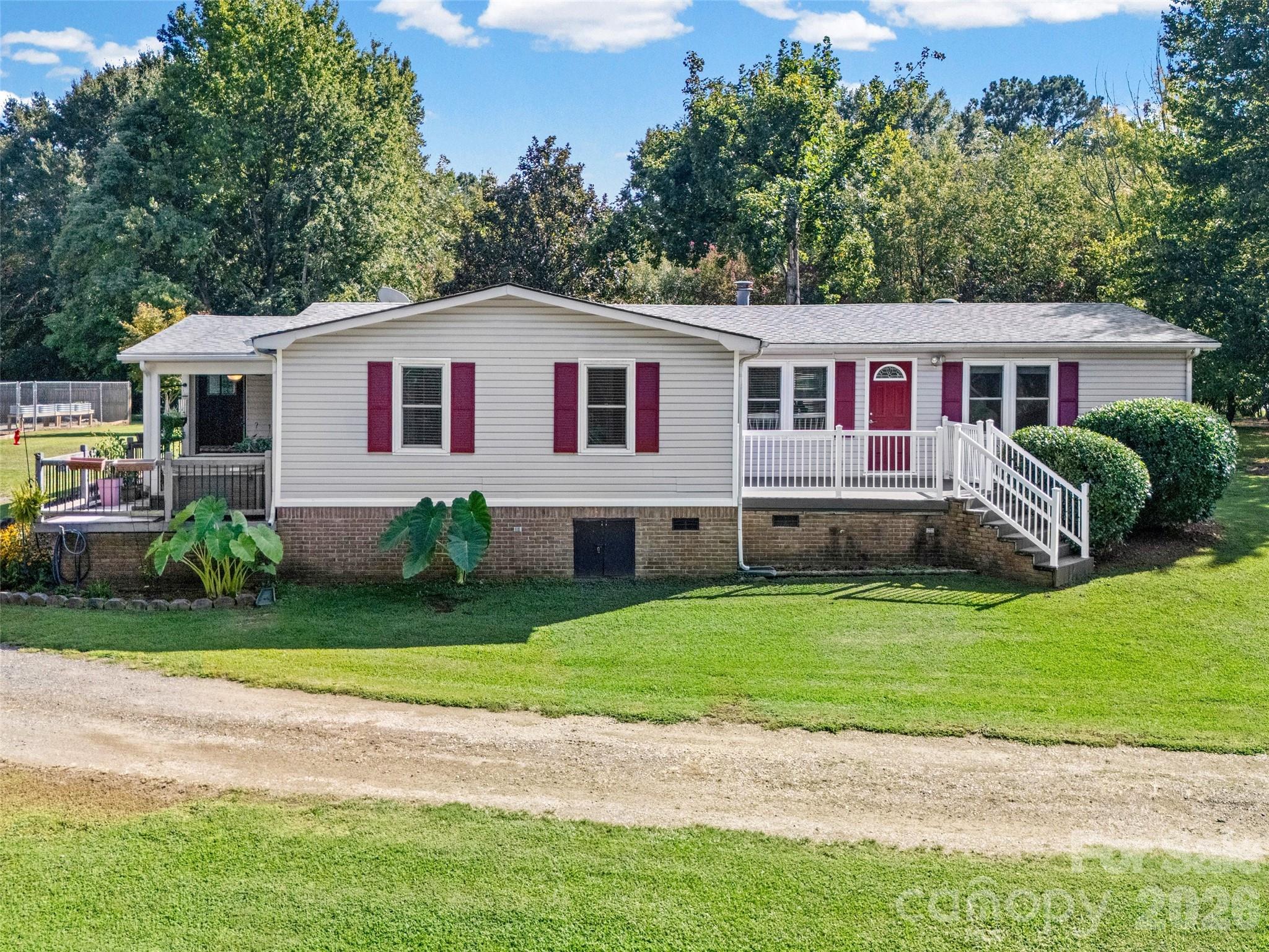 6215 Barclay Ln, Clover, SC 29710
