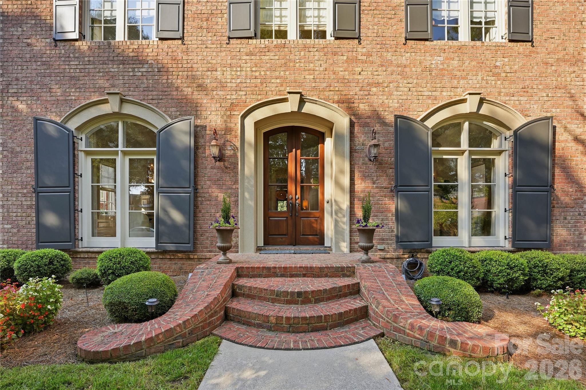 8820 Heydon Hall Cir, Charlotte, NC 28210